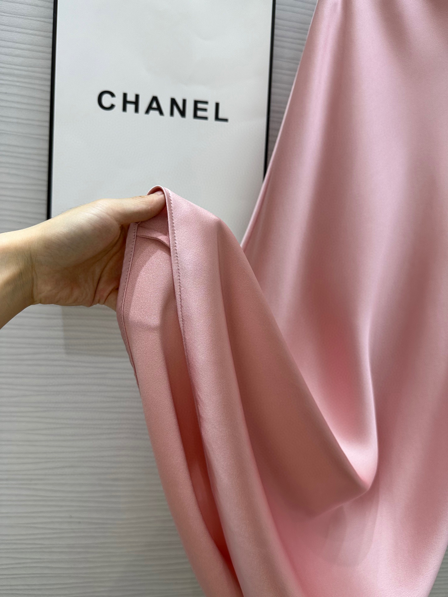 强烈推荐 超级(๑>◡<๑)爆炸款 Saint Lauren♡²⁵新品 走路带风 自带坠感 醋酸长款半裙