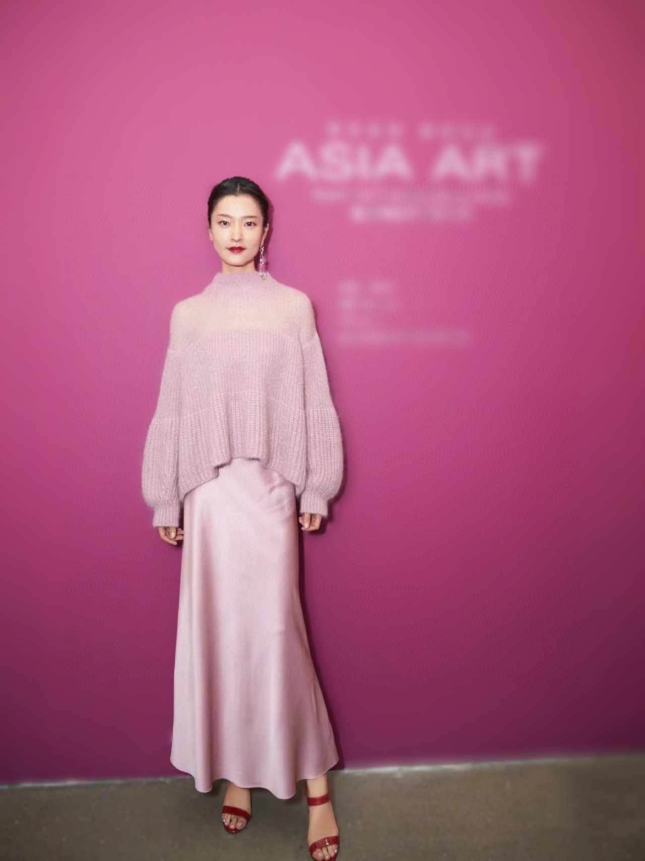 强烈推荐 超级(๑>◡<๑)爆炸款 Saint Lauren♡²⁵新品 走路带风 自带坠感 醋酸长款半裙