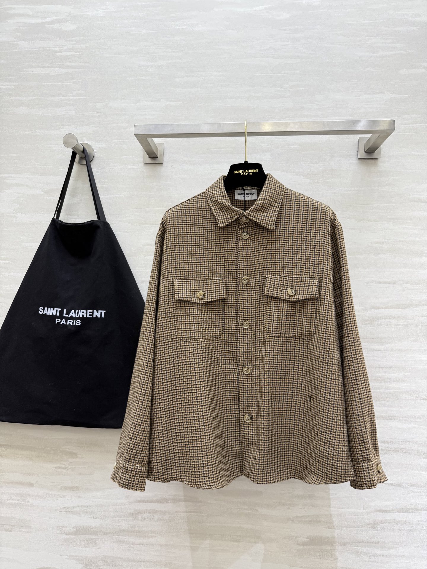 NO:548174,#ysl autumn and winter new style wool checked shirt retro fashionable fixed wool fabric high quality spot sizeS/M/L (size s size 100 shoulder width, 64 length), saint laurent,alexander wang19860909#ysl秋冬新款 羊毛格纹衬衣 复古时髦 定织羊毛面料 高品质 现货来sizeS/M/L（s码肩宽100,衣长64）,,saint laurent,alexander wang,Women's clothing