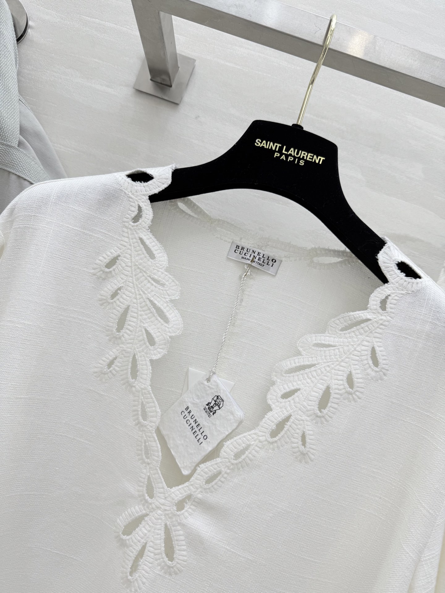 #BC²⁵早秋新款 重磅刺绣棉麻套装 定制高克重棉麻面料 透气性和品质感很好 复古刺绣花型超好看 完美融