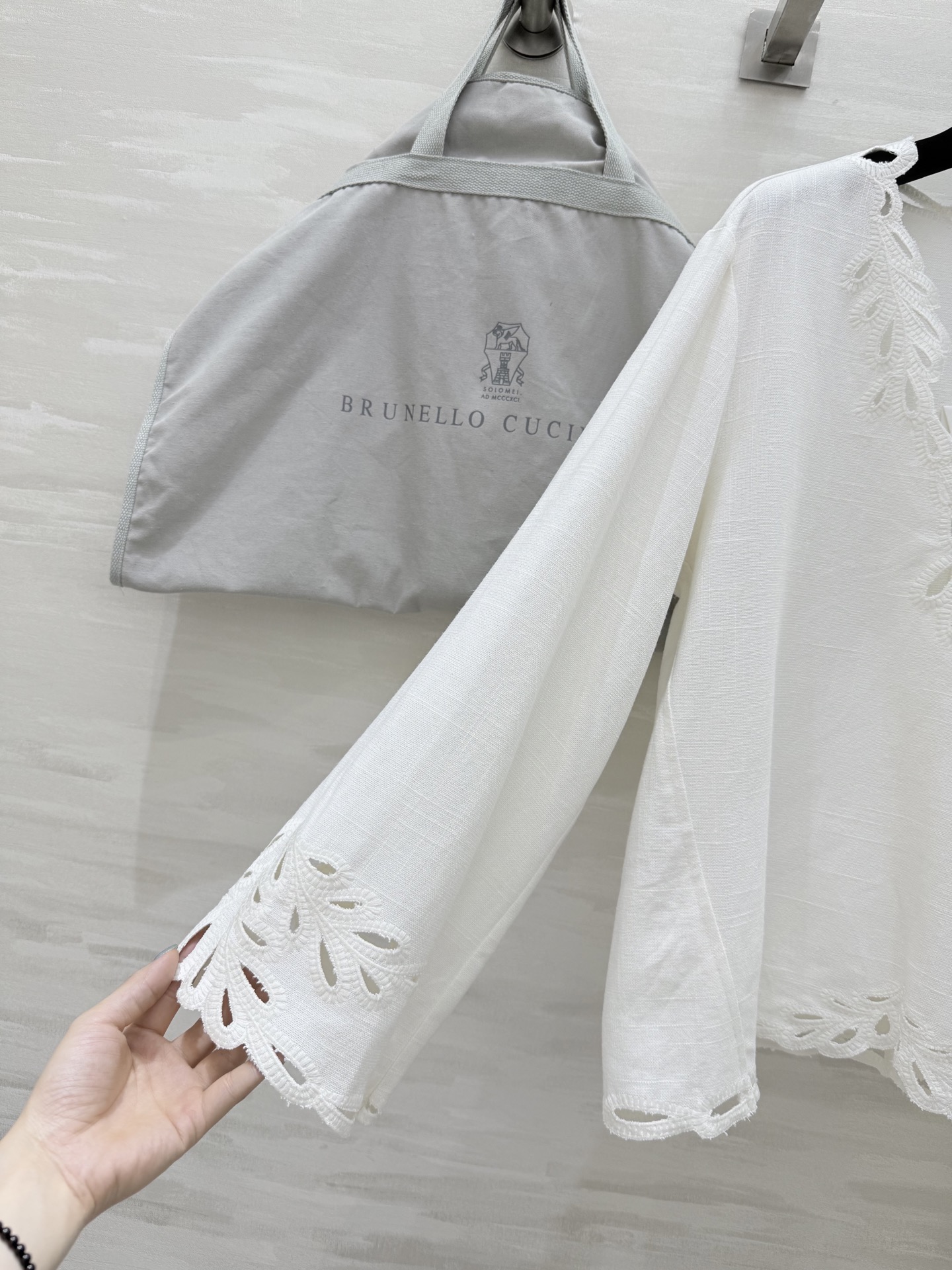 #BC²⁵早秋新款 重磅刺绣棉麻套装 定制高克重棉麻面料 透气性和品质感很好 复古刺绣花型超好看 完美融