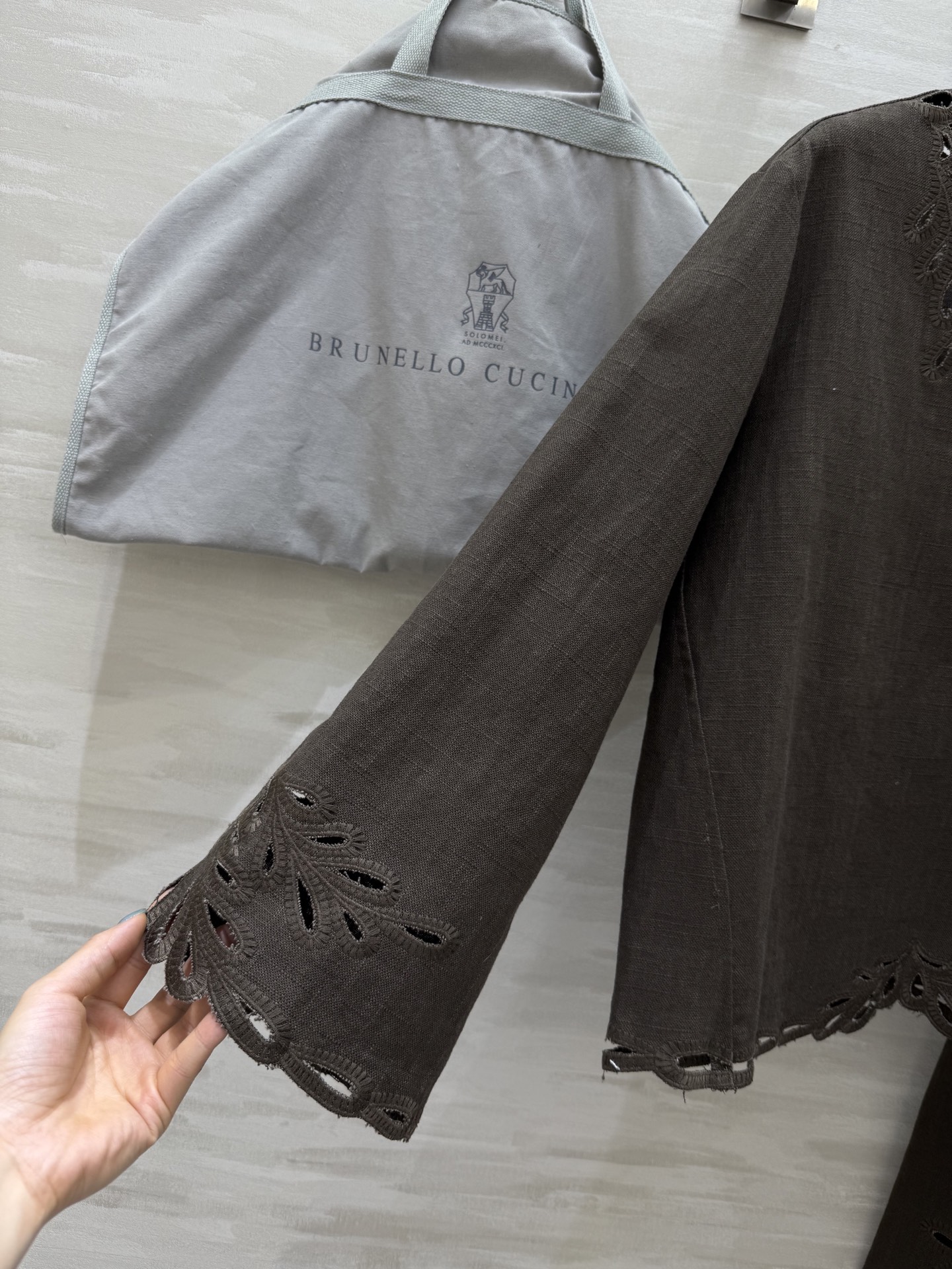 #BC²⁵早秋新款 重磅刺绣棉麻套装 定制高克重棉麻面料 透气性和品质感很好 复古刺绣花型超好看 完美融