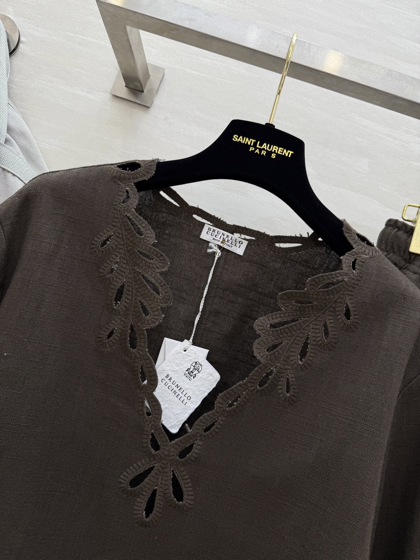 #BC²⁵早秋新款 重磅刺绣棉麻套装 定制高克重棉麻面料 透气性和品质感很好 复古刺绣花型超好看 完美融