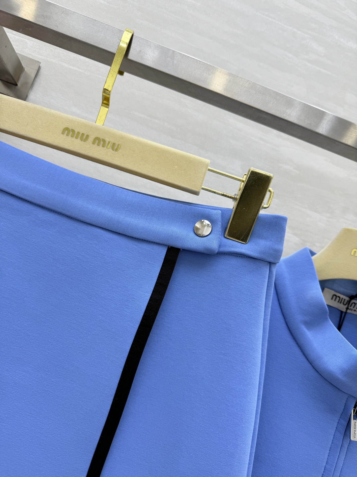 #Miumi♡²⁵早秋新款 休闲套装 高品质定制 现货首发size：S/M/L（ S码肩宽：38，胸围：