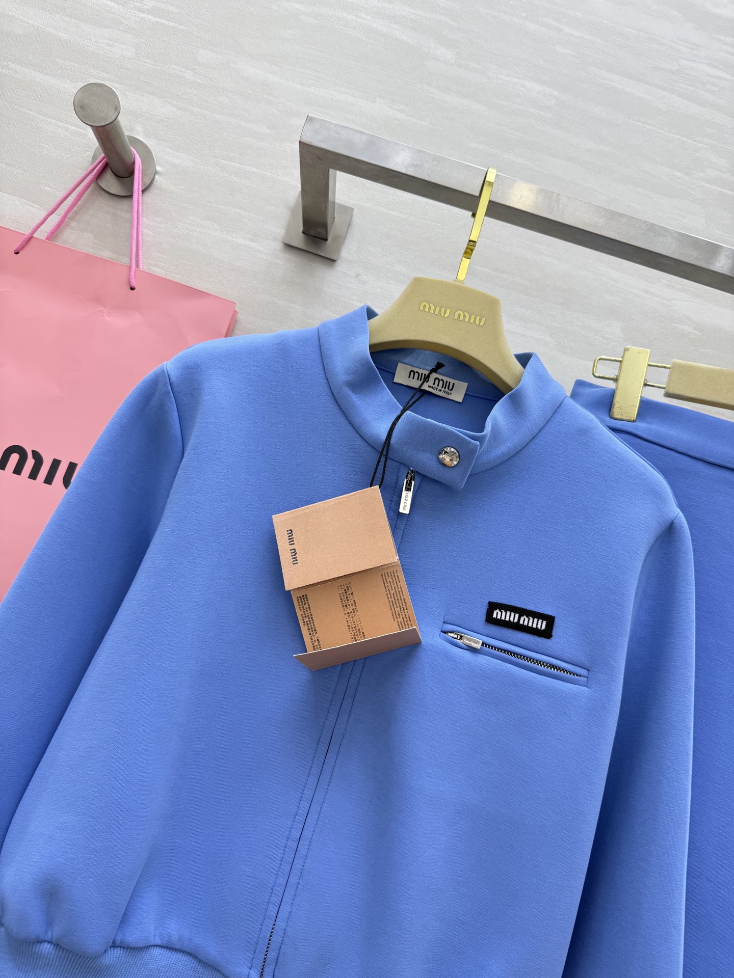 #Miumi♡²⁵早秋新款 休闲套装 高品质定制 现货首发size：S/M/L（ S码肩宽：38，胸围：