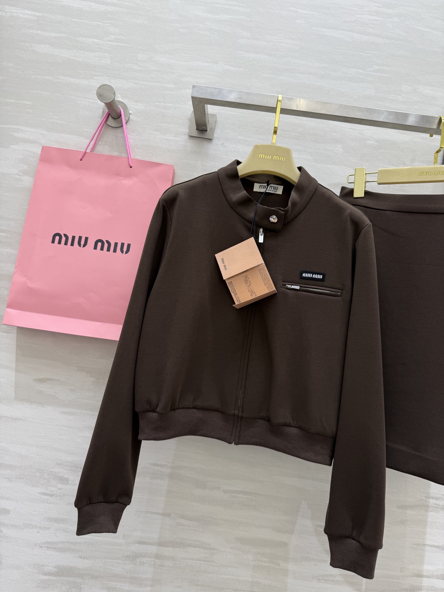 #Miumi♡²⁵早秋新款 休闲套装 高品质定制 现货首发size：S/M/L（ S码肩宽：38，胸围：