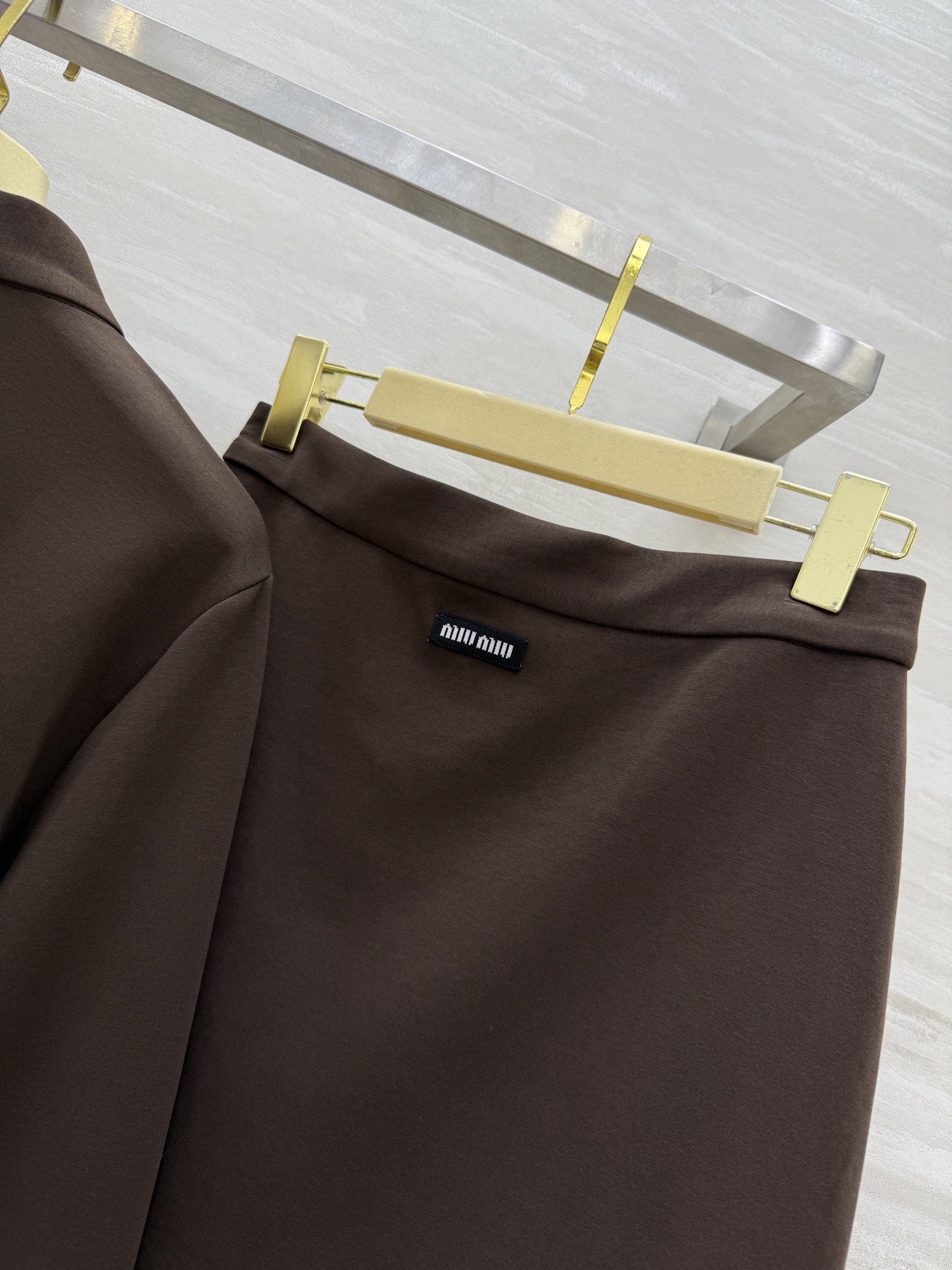 #Miumi♡²⁵早秋新款 休闲套装 高品质定制 现货首发size：S/M/L（ S码肩宽：38，胸围：