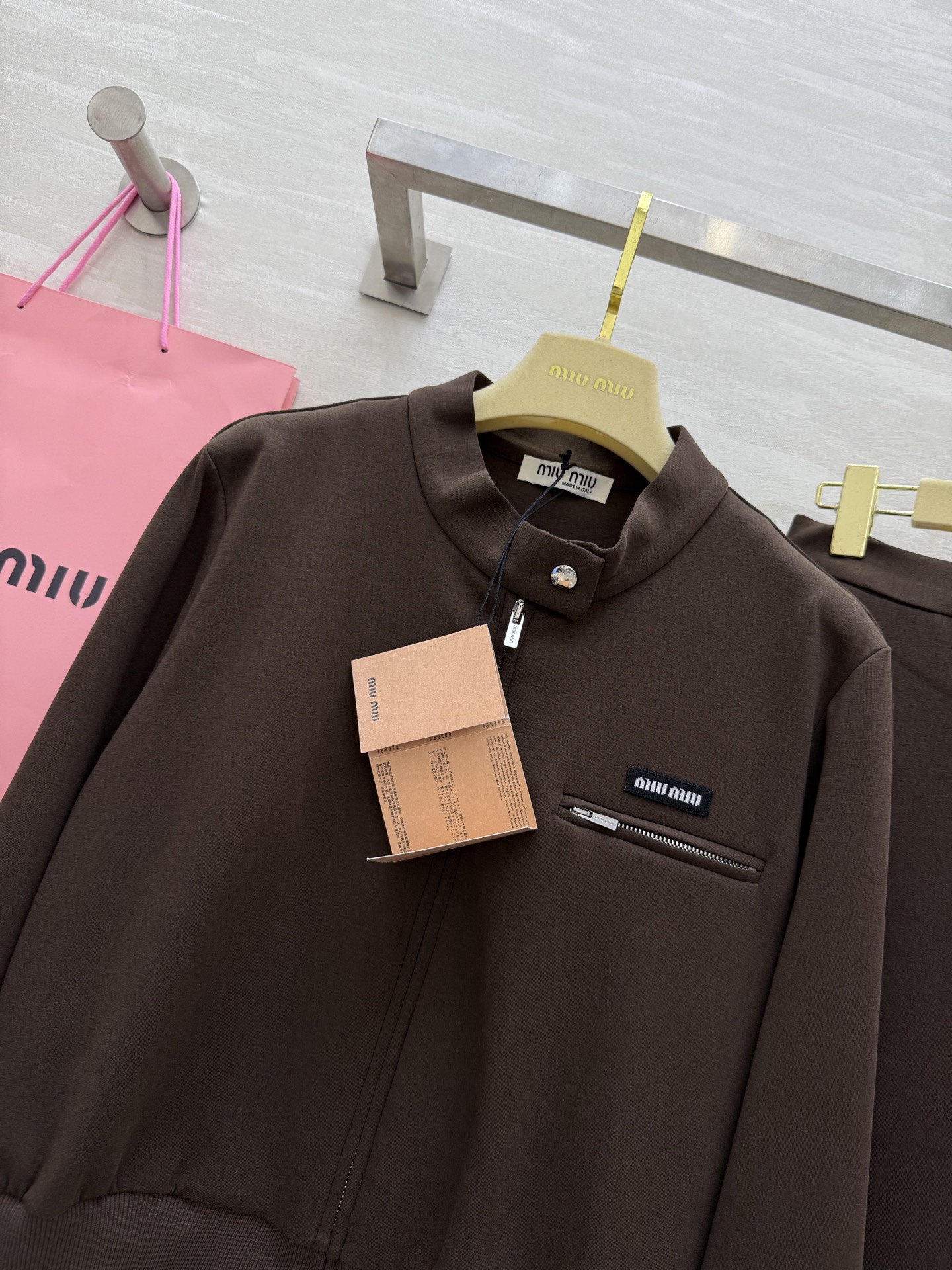 #Miumi♡²⁵早秋新款 休闲套装 高品质定制 现货首发size：S/M/L（ S码肩宽：38，胸围：