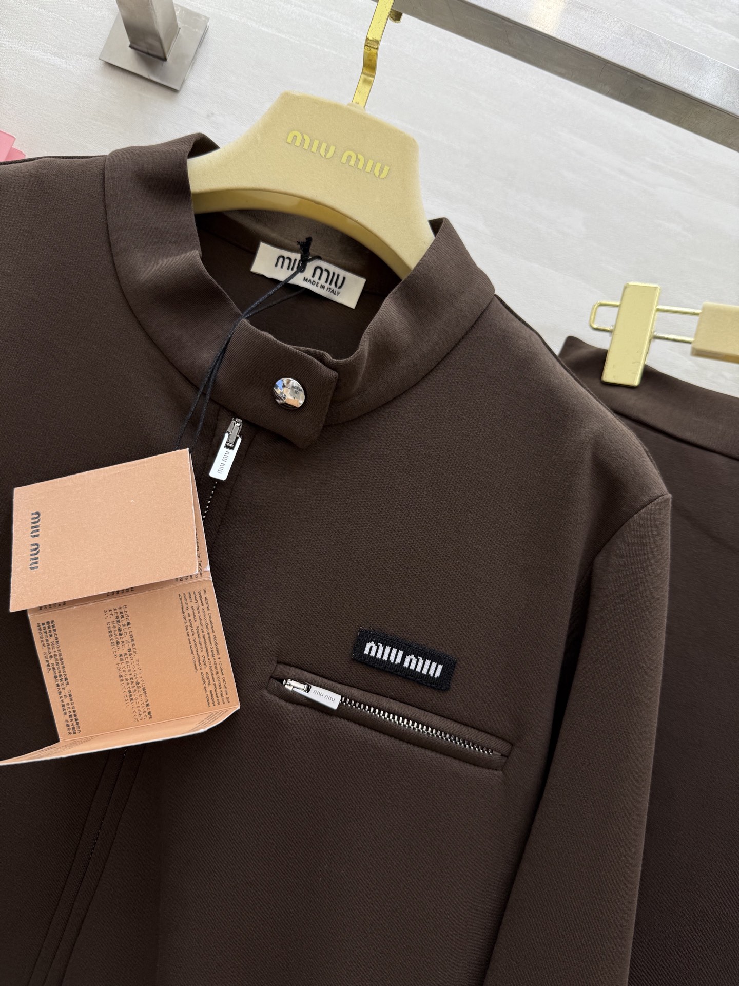 #Miumi♡²⁵早秋新款 休闲套装 高品质定制 现货首发size：S/M/L（ S码肩宽：38，胸围：