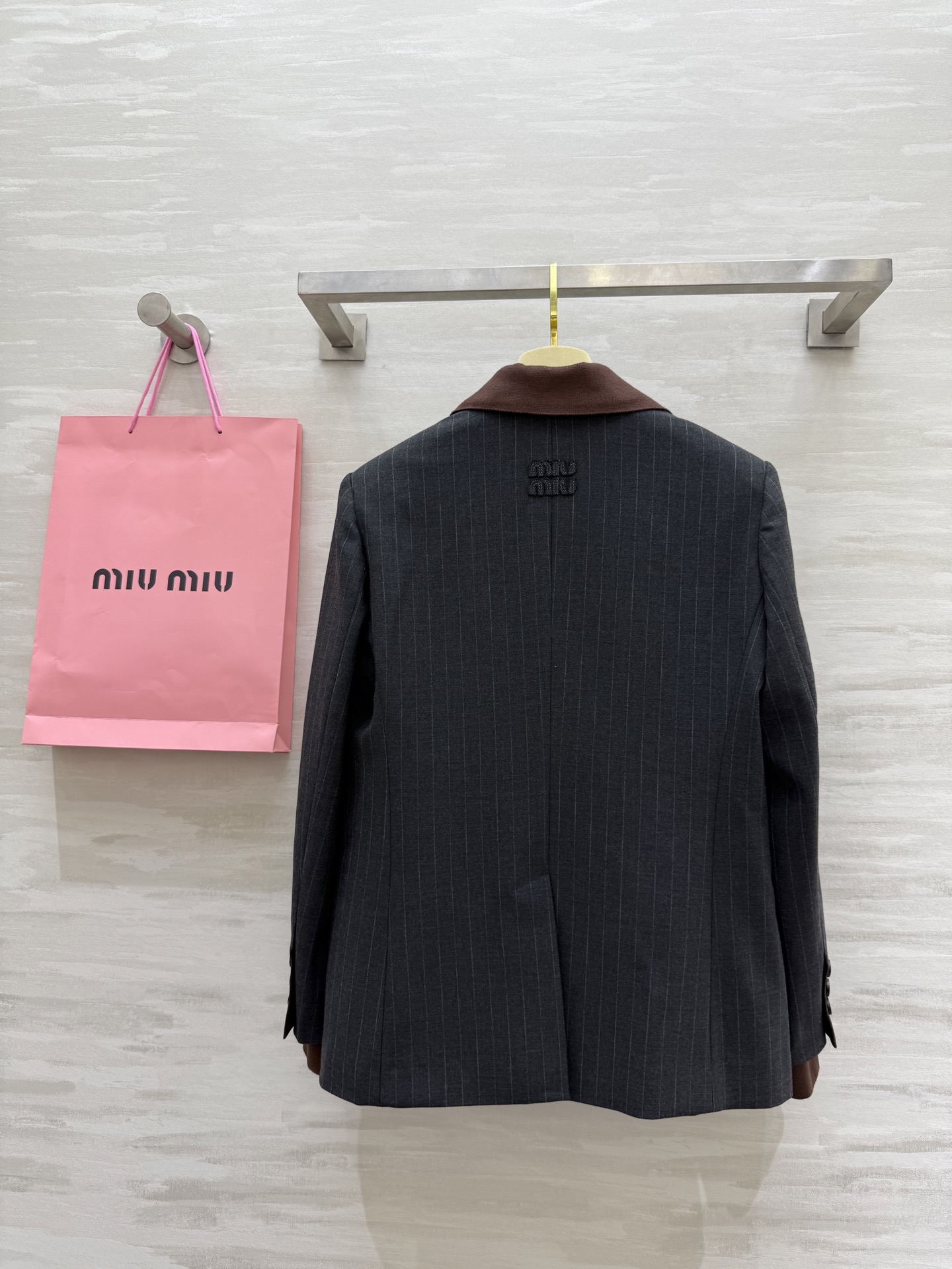 #Miumi♡²⁵秋冬新款 假两件设计oversize西装外套 高品质定制 现货首发size：S/M/L