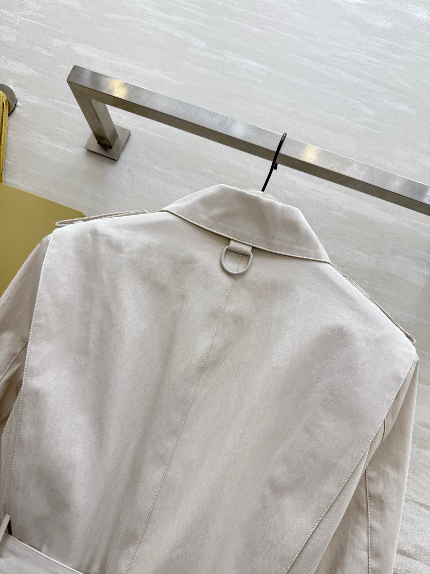 #Burberr♡²⁵秋冬新款 双拉链设计翻领风衣外套 高品质定制 现货首发size：S/M/L（s码胸