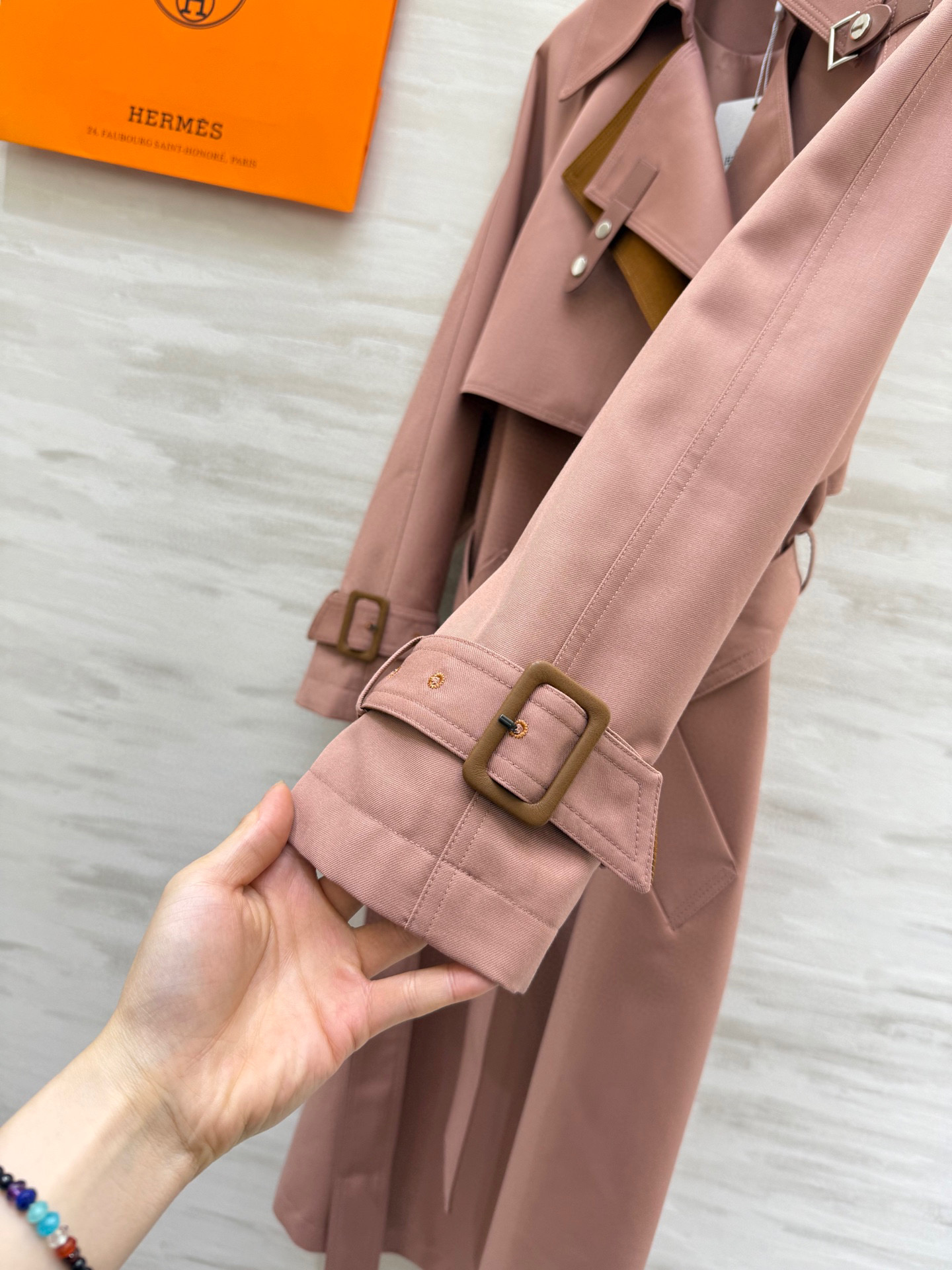 #Herme♡²⁵早秋新款 撞色翻领长款风衣 高品质定制 现货首发size：S/M/L（M码胸围：98，