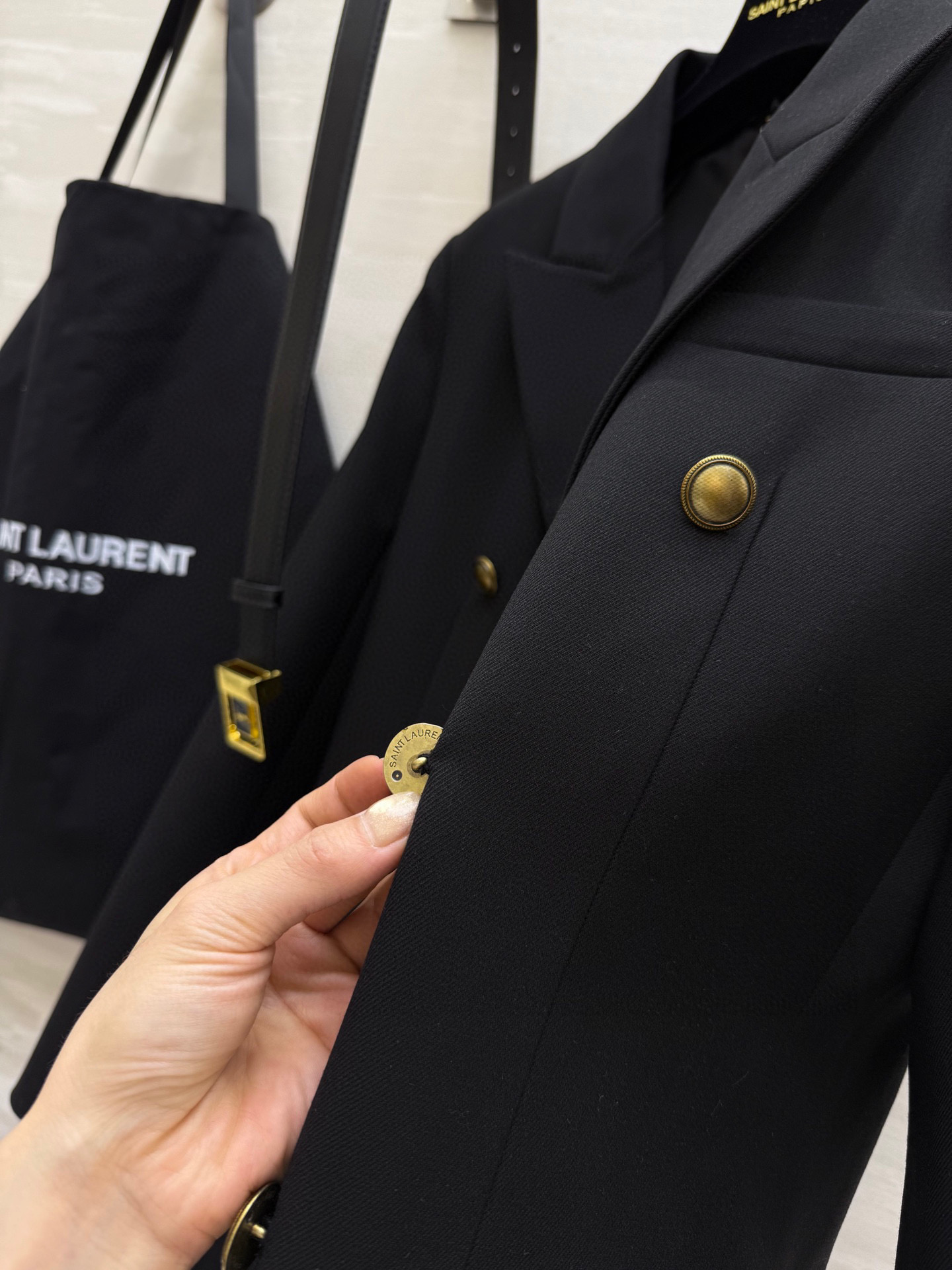 #YSL²⁵秋冬新款 金扣布雷泽西装 配送腰带 非常显腰身的一款精致西装外套 灵感来源于英国海军 高品质