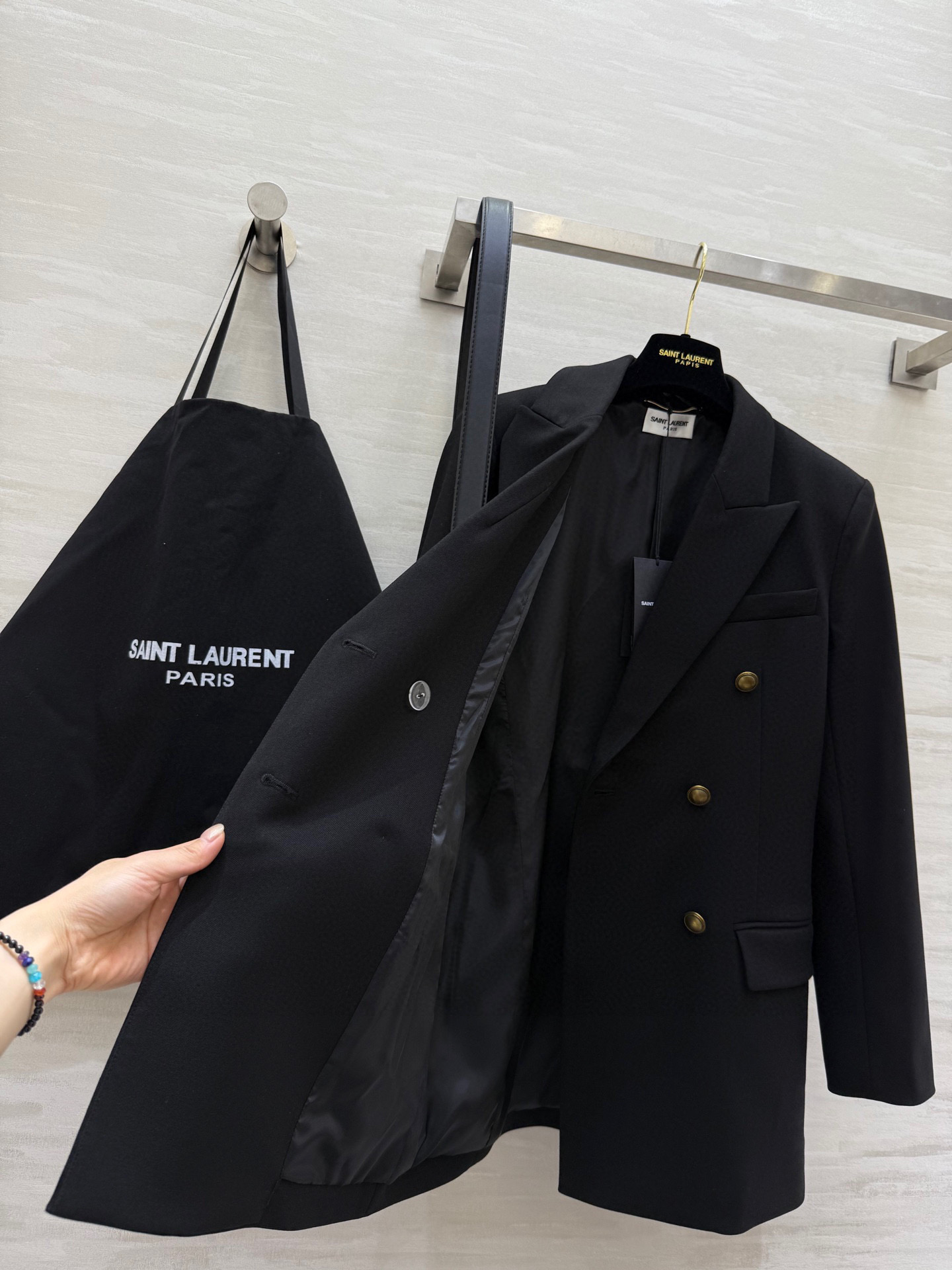 #YSL²⁵秋冬新款 金扣布雷泽西装 配送腰带 非常显腰身的一款精致西装外套 灵感来源于英国海军 高品质