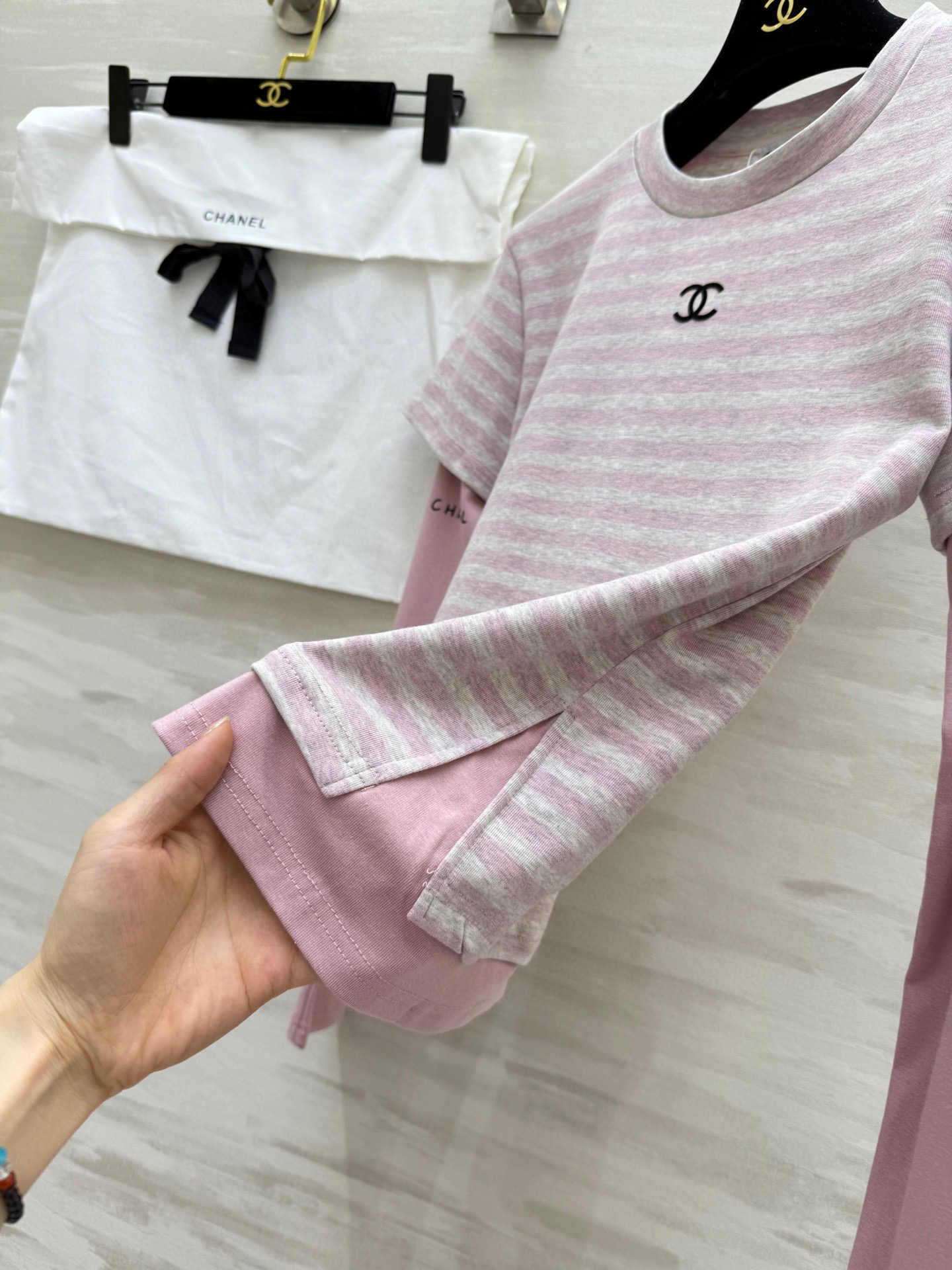 #Chane♡²⁵秋冬新款 中古系列 假两件设计 条纹上衣 高品质定制 现货首发 配送防尘袋 size：