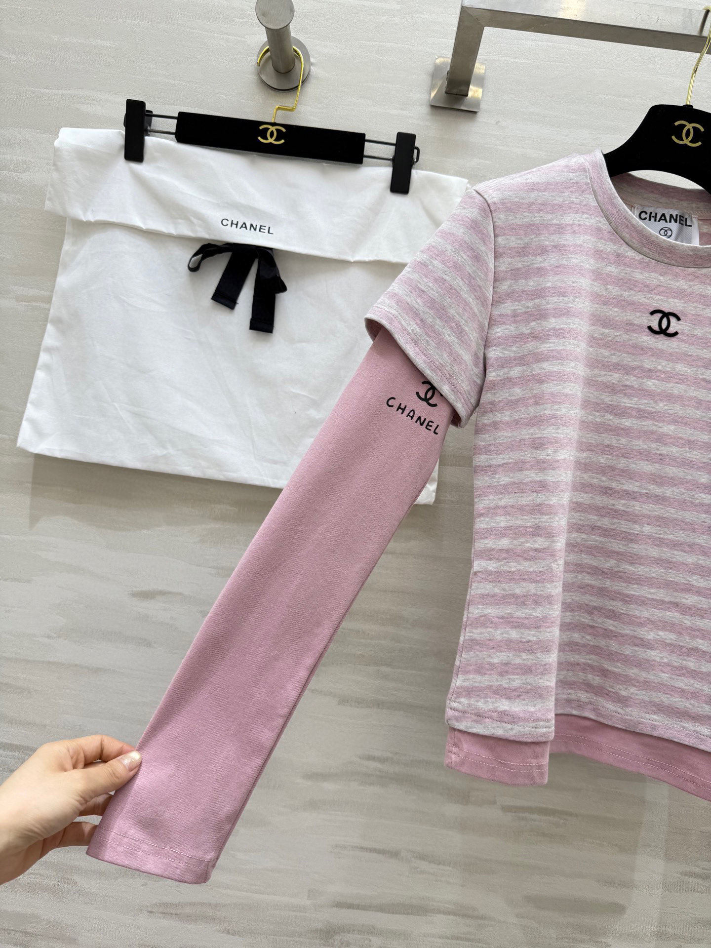 #Chane♡²⁵秋冬新款 中古系列 假两件设计 条纹上衣 高品质定制 现货首发 配送防尘袋 size：