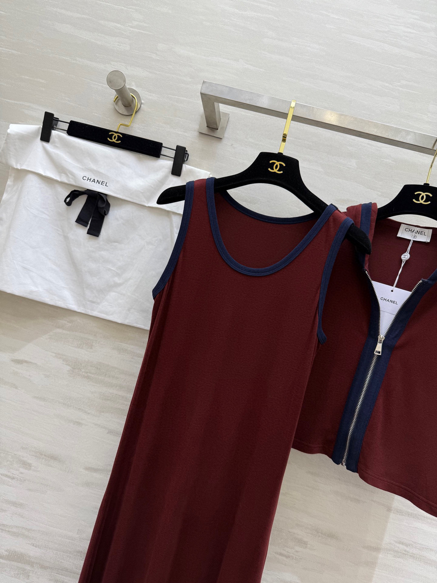 #Chane♡连帽外套➕背心长裙两件套羊毛套装 背心长裙修身显瘦 定制羊毛混纺面料亲肤舒适 高品质定制 