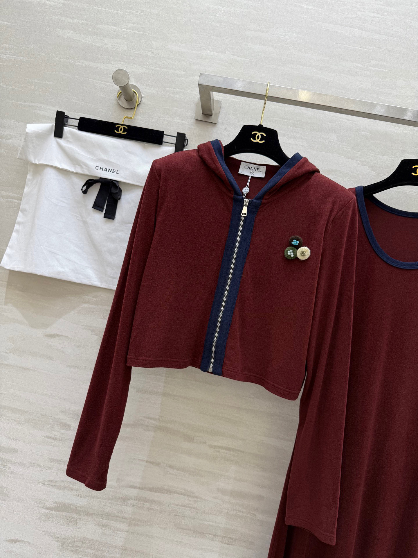 #Chane♡连帽外套➕背心长裙两件套羊毛套装 背心长裙修身显瘦 定制羊毛混纺面料亲肤舒适 高品质定制 