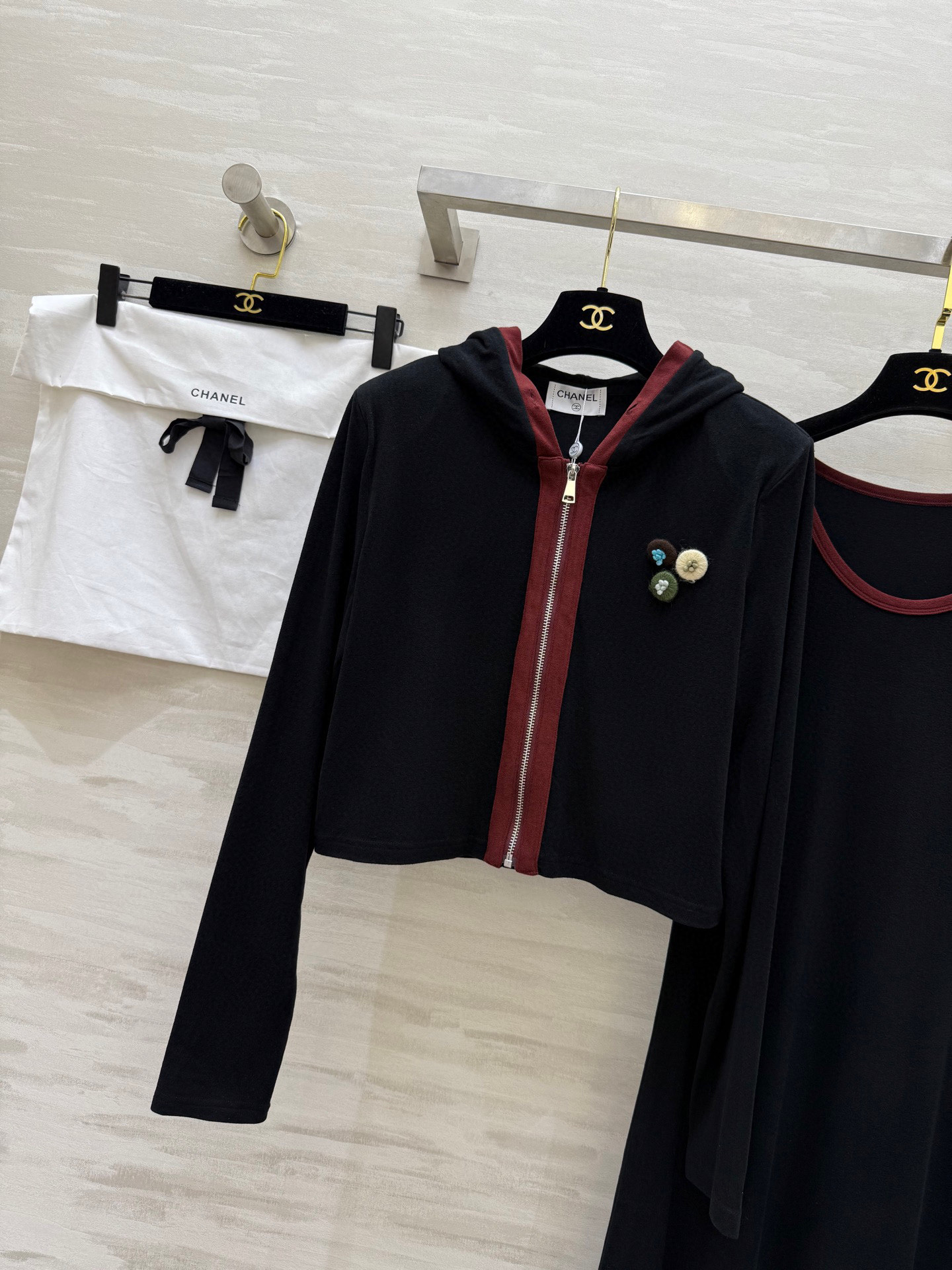 #Chane♡连帽外套➕背心长裙两件套羊毛套装 背心长裙修身显瘦 定制羊毛混纺面料亲肤舒适 高品质定制 