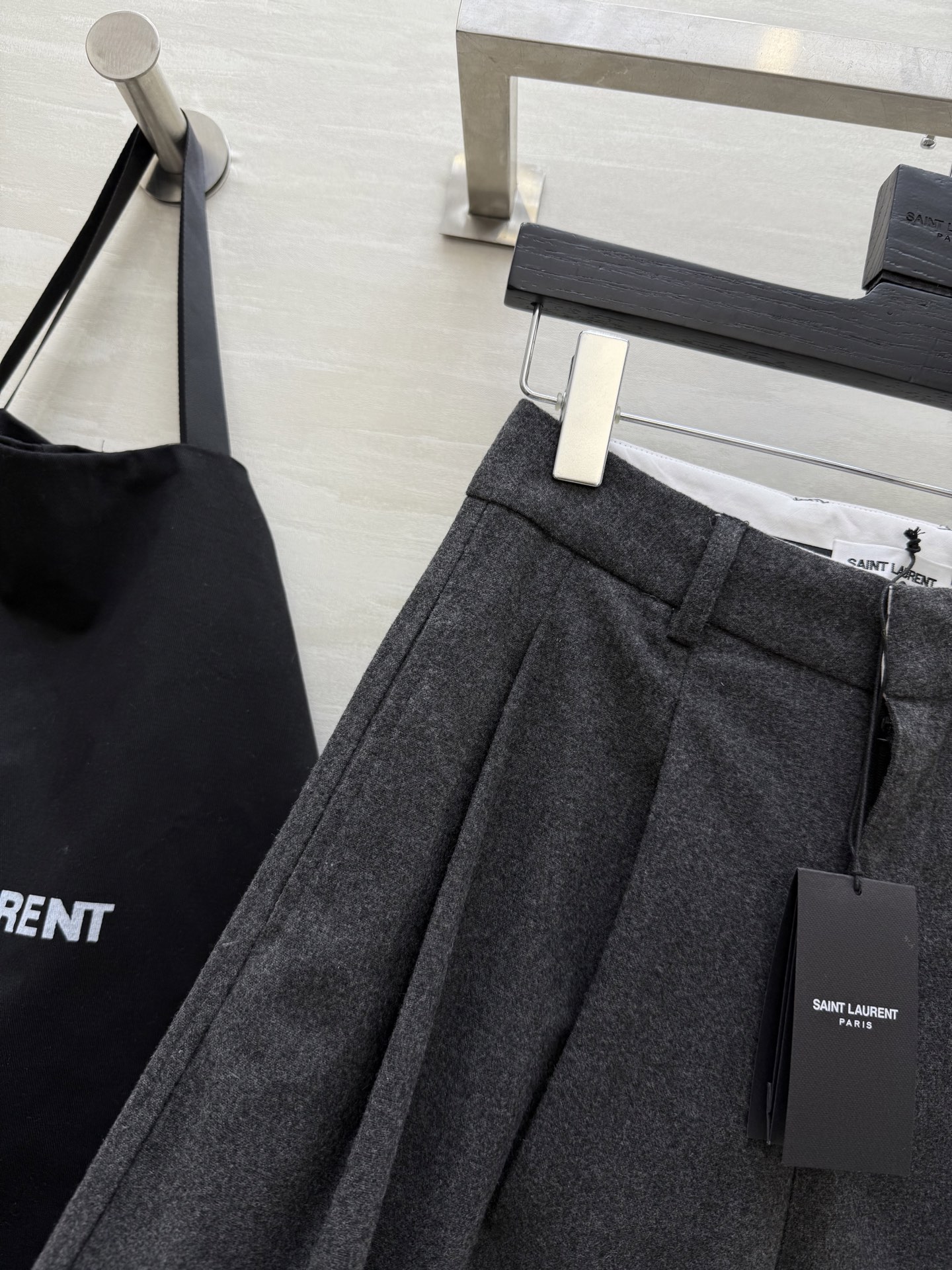 #ysl²⁵秋冬新款 羊毛混纺直筒西裤 高品质定制 现货首发size：S/M/L（s码腰围：66，裤长：