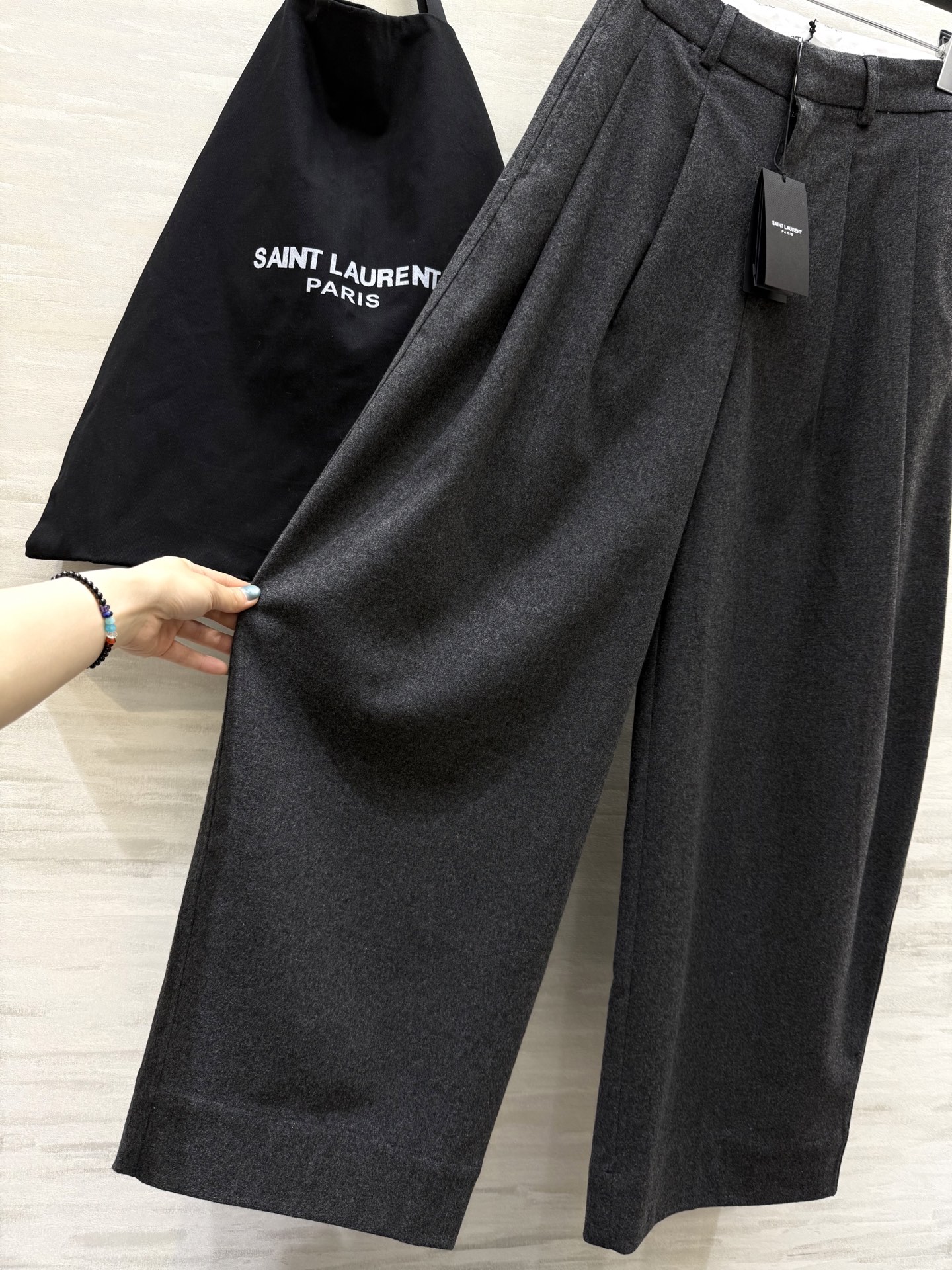 #ysl²⁵秋冬新款 羊毛混纺直筒西裤 高品质定制 现货首发size：S/M/L（s码腰围：66，裤长：