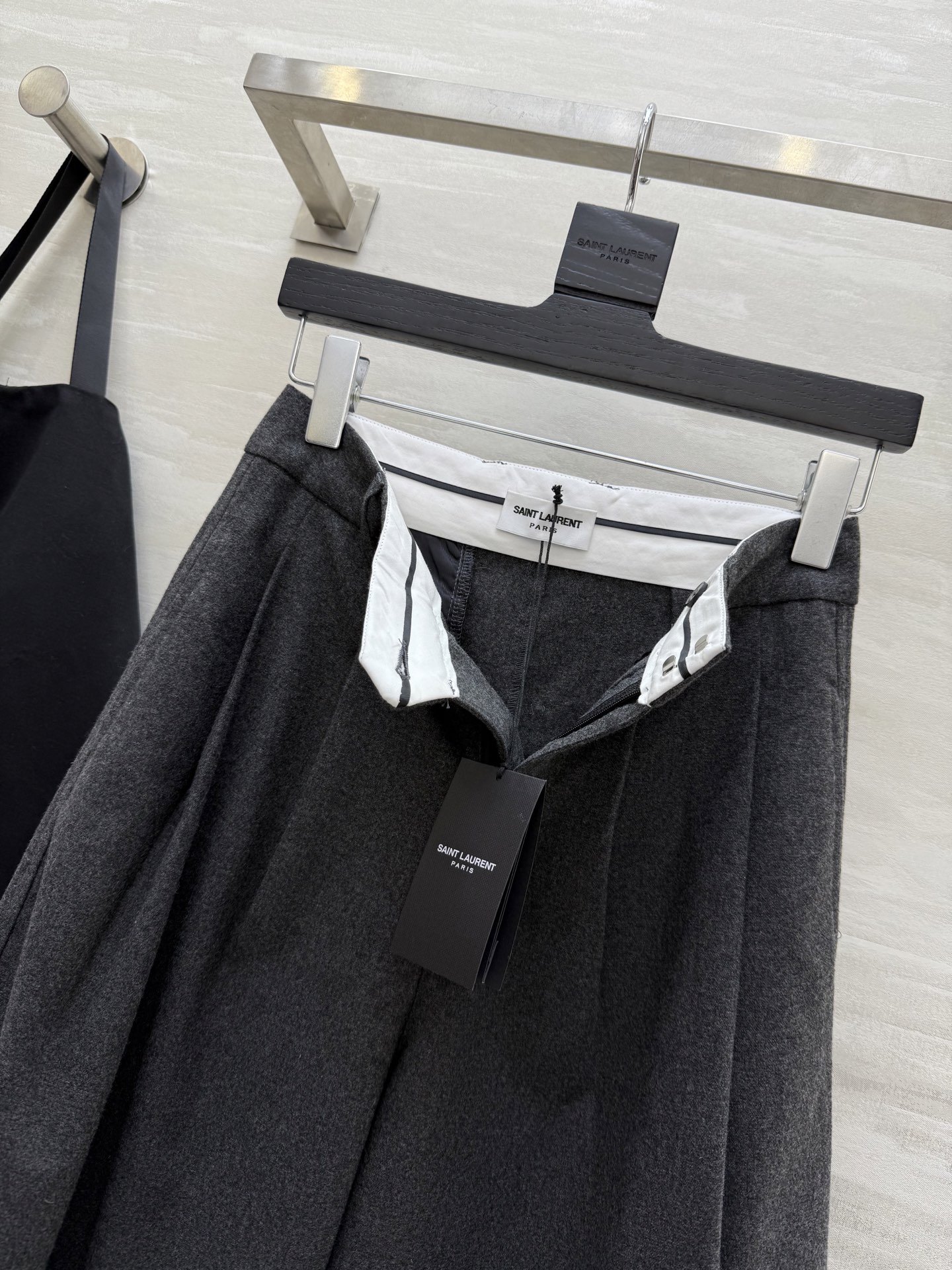 #ysl²⁵秋冬新款 羊毛混纺直筒西裤 高品质定制 现货首发size：S/M/L（s码腰围：66，裤长：