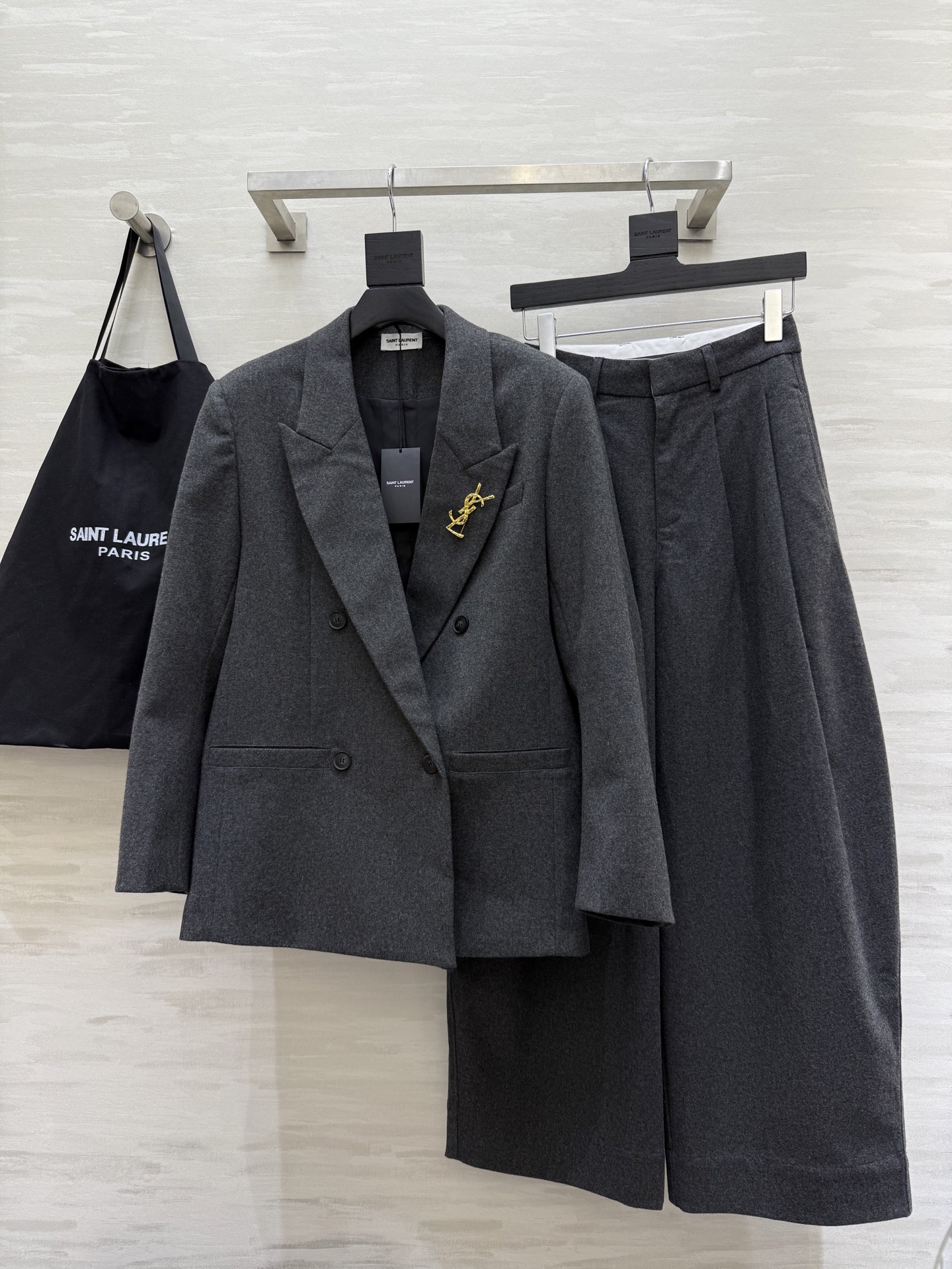 #ysl²⁵秋冬新款 羊毛混纺直筒西裤 高品质定制 现货首发size：S/M/L（s码腰围：66，裤长：