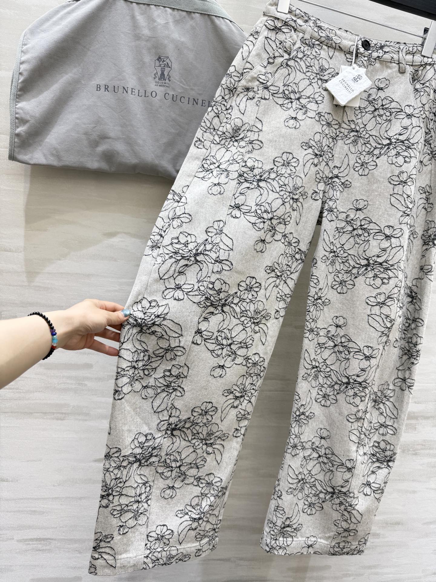 #BC²⁵秋冬新款 重工刺绣🪡弯刀裤 高品质定制 现货来size：S/M/L（s码腰围：68，裤长：10