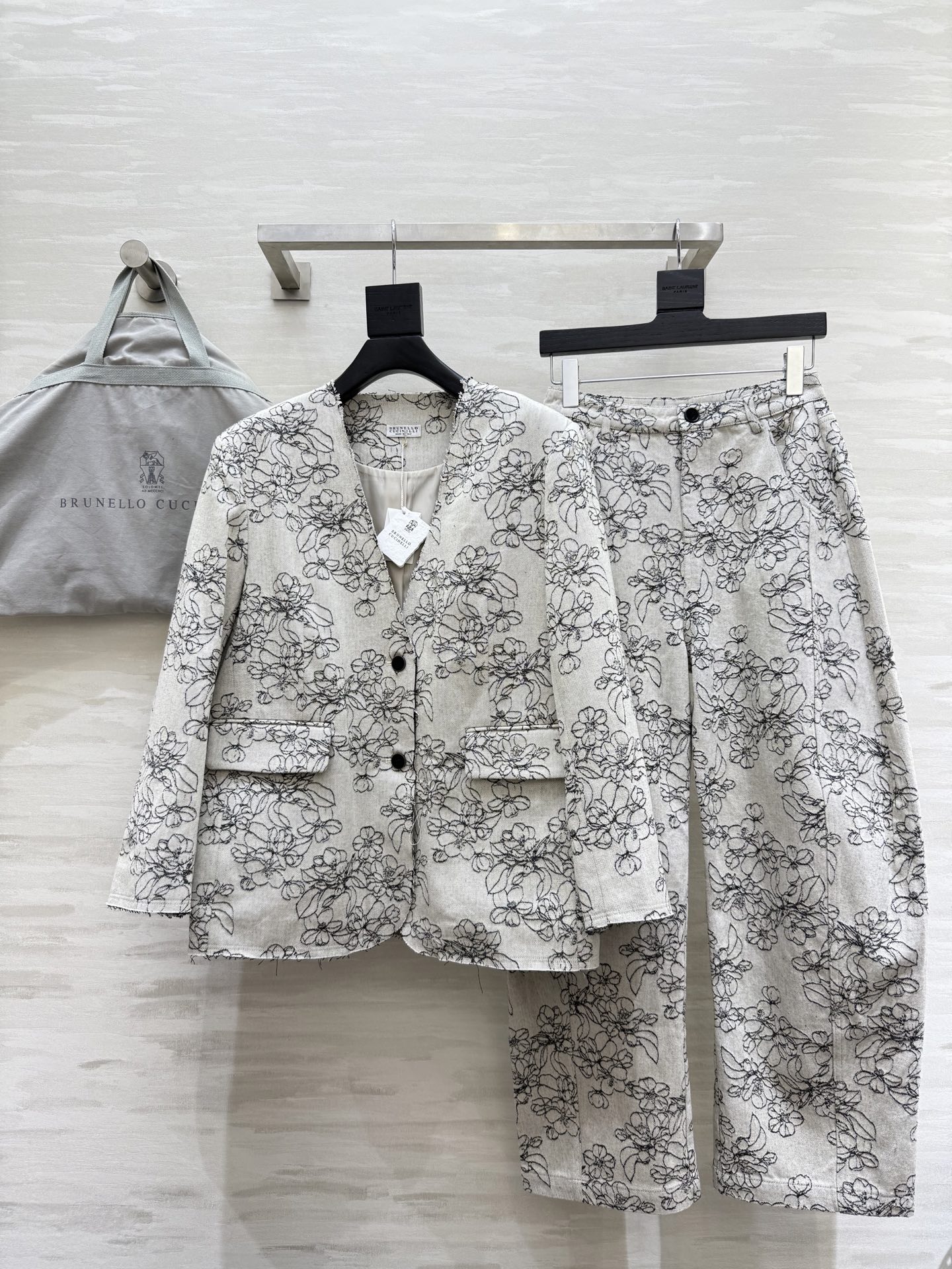 #BC²⁵秋冬新款 重工刺绣🪡弯刀裤 高品质定制 现货来size：S/M/L（s码腰围：68，裤长：10