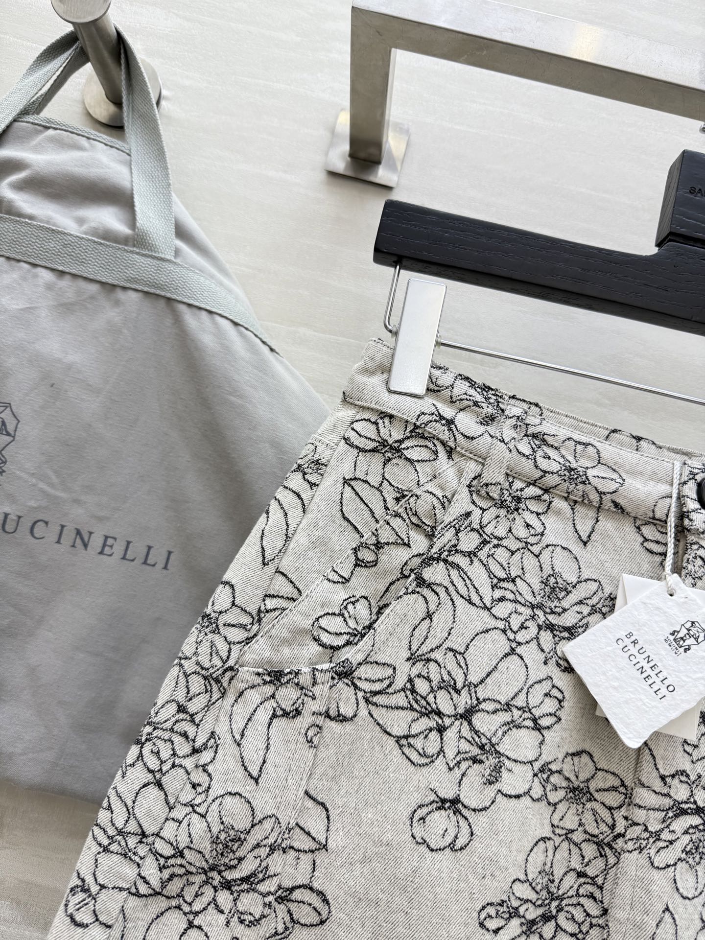 #BC²⁵秋冬新款 重工刺绣🪡弯刀裤 高品质定制 现货来size：S/M/L（s码腰围：68，裤长：10