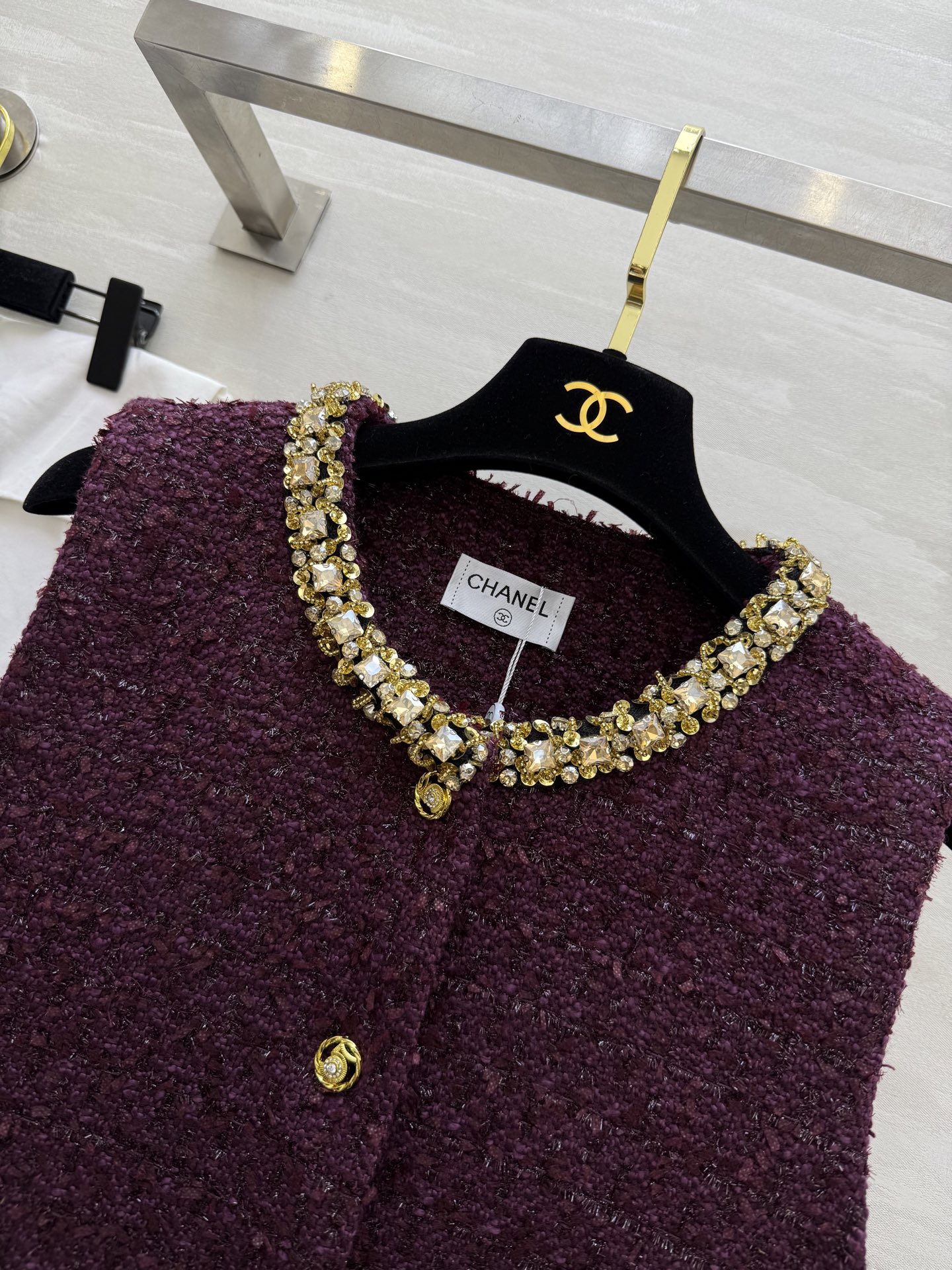 #Chane♡²⁵秋冬新款 重工编织羊毛花呢马甲 定制羊毛粗呢面料 葡萄紫系 定制金属排扣领口 重工口袋