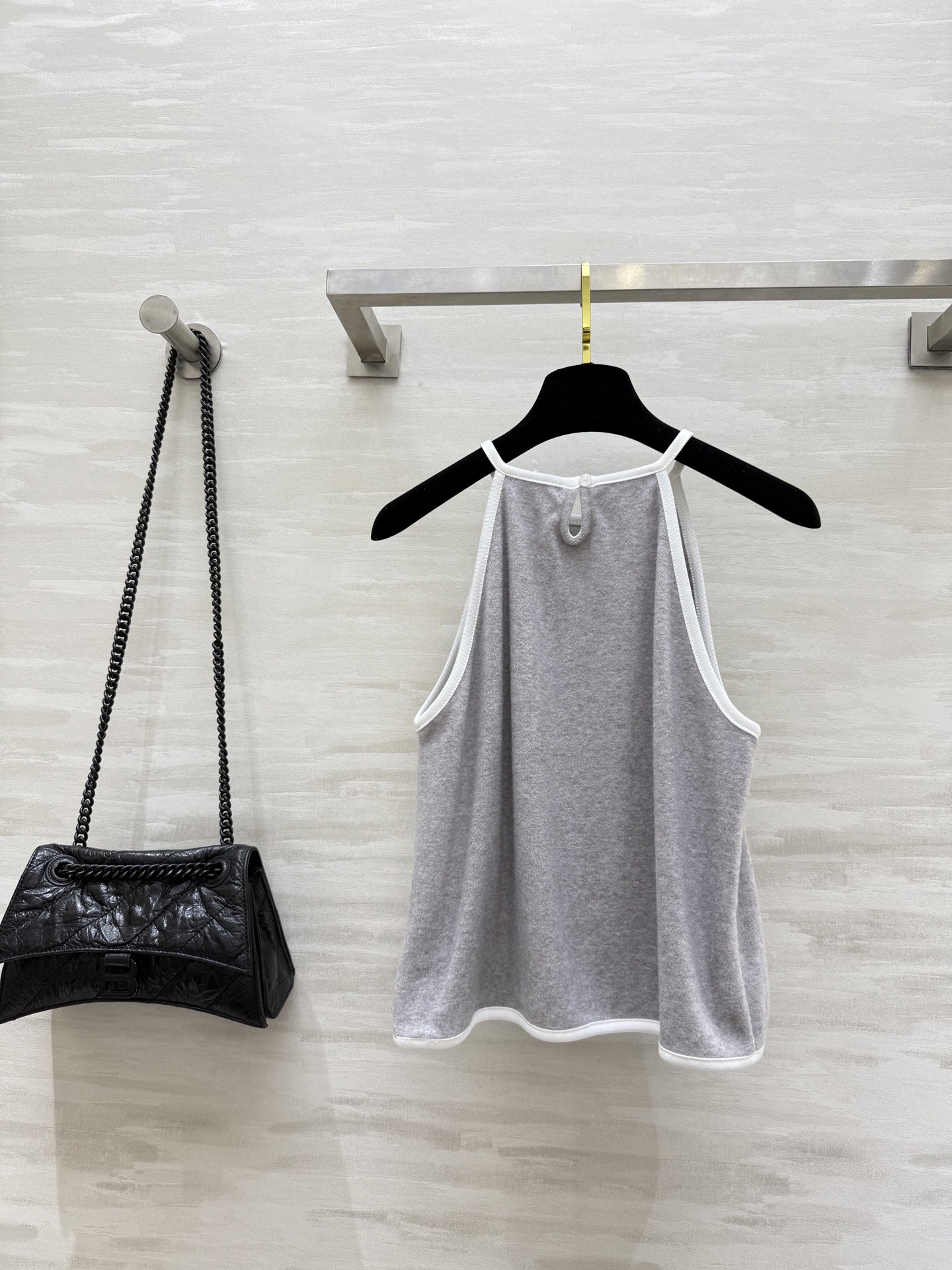 #Celin♡²⁵秋冬新款 织带包边背心吊带 精致小logo刺绣🪡 高品质 现货来size：S/M/L（