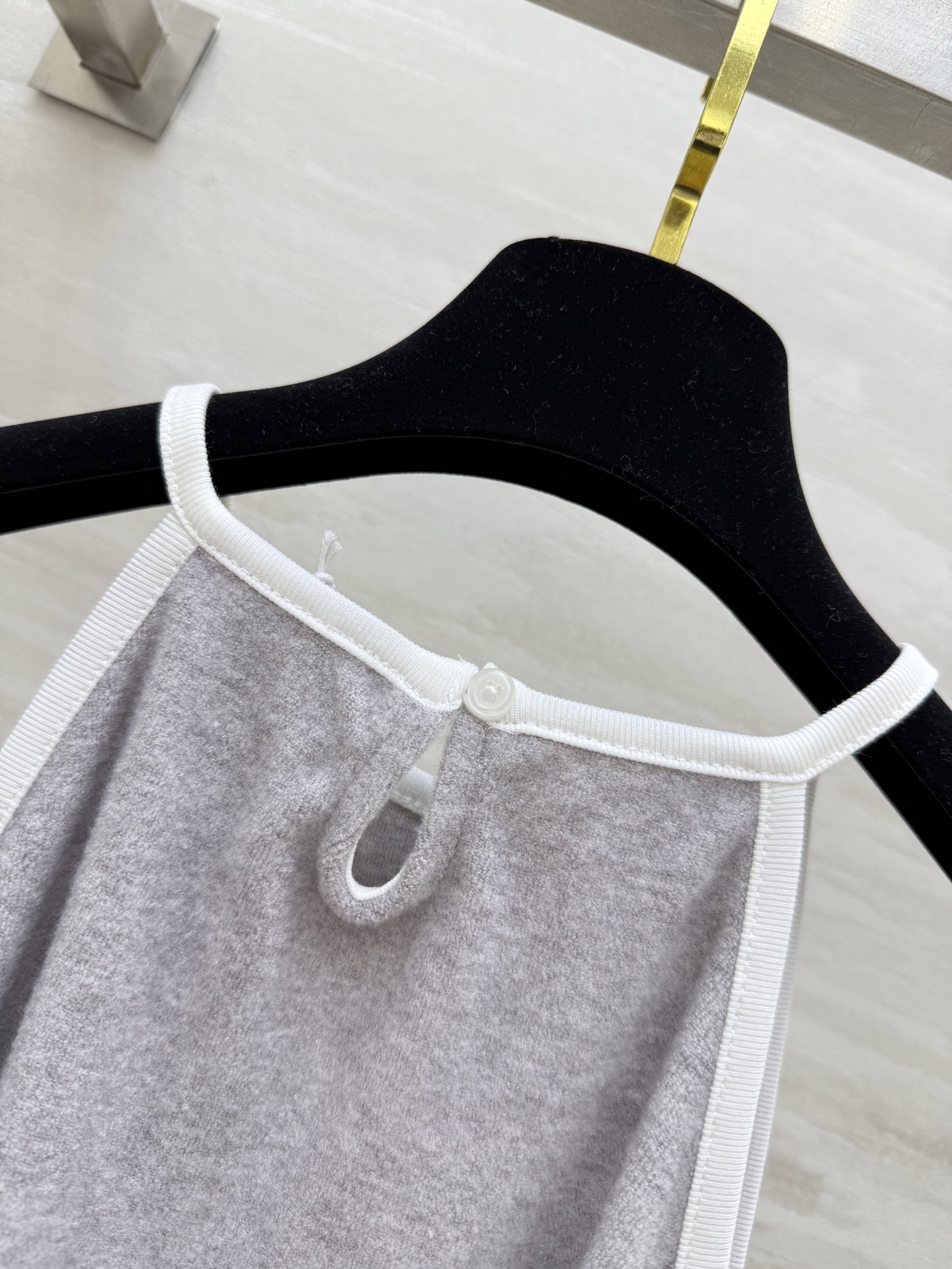 #Celin♡²⁵秋冬新款 织带包边背心吊带 精致小logo刺绣🪡 高品质 现货来size：S/M/L（