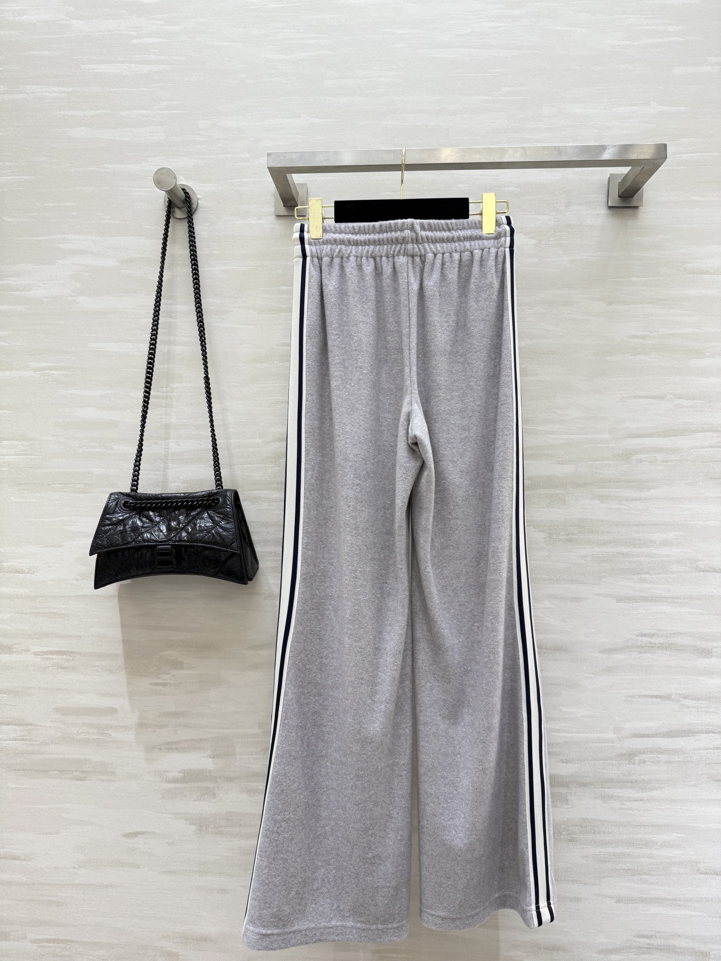 #Celin♡²⁵秋冬新款 黑白休闲织带休闲裤 精致小logo刺绣🪡 高品质 现货来size：S/M/L