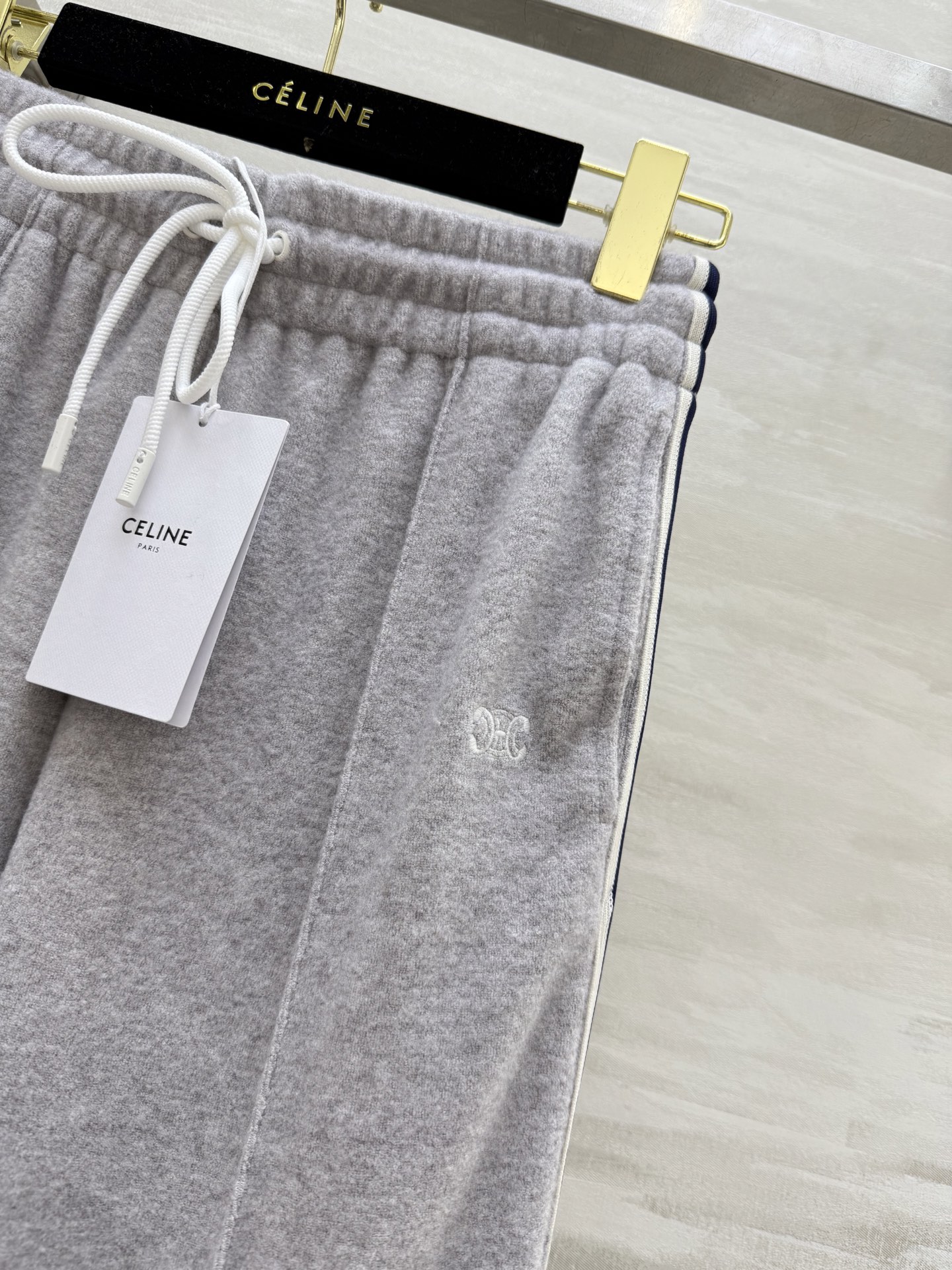 #Celin♡²⁵秋冬新款 黑白休闲织带休闲裤 精致小logo刺绣🪡 高品质 现货来size：S/M/L