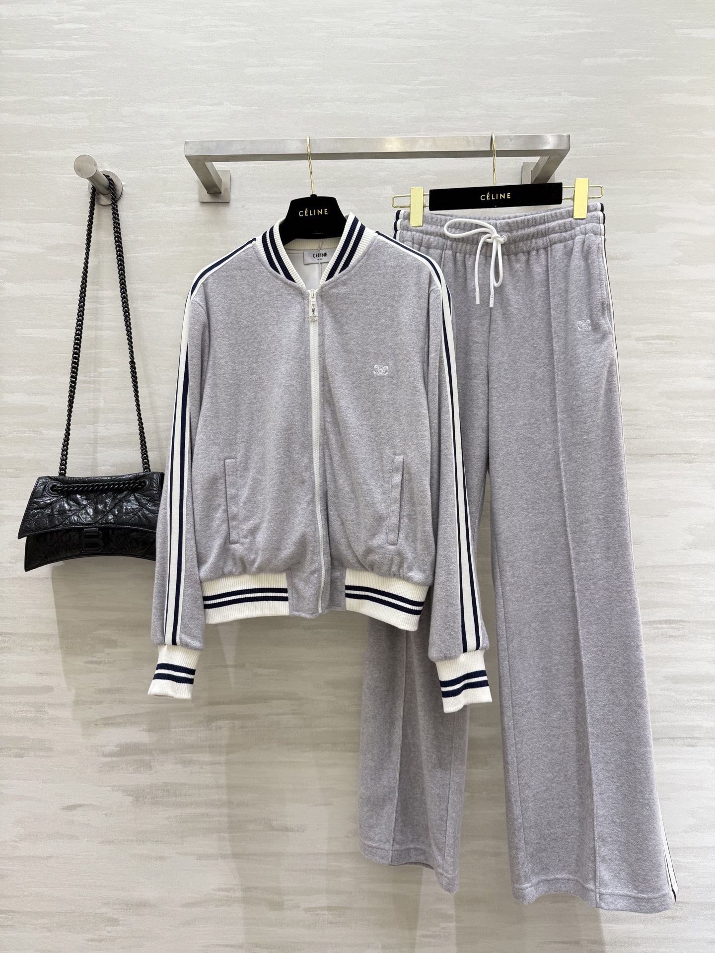 #Celin♡²⁵秋冬新款 黑白休闲织带休闲裤 精致小logo刺绣🪡 高品质 现货来size：S/M/L