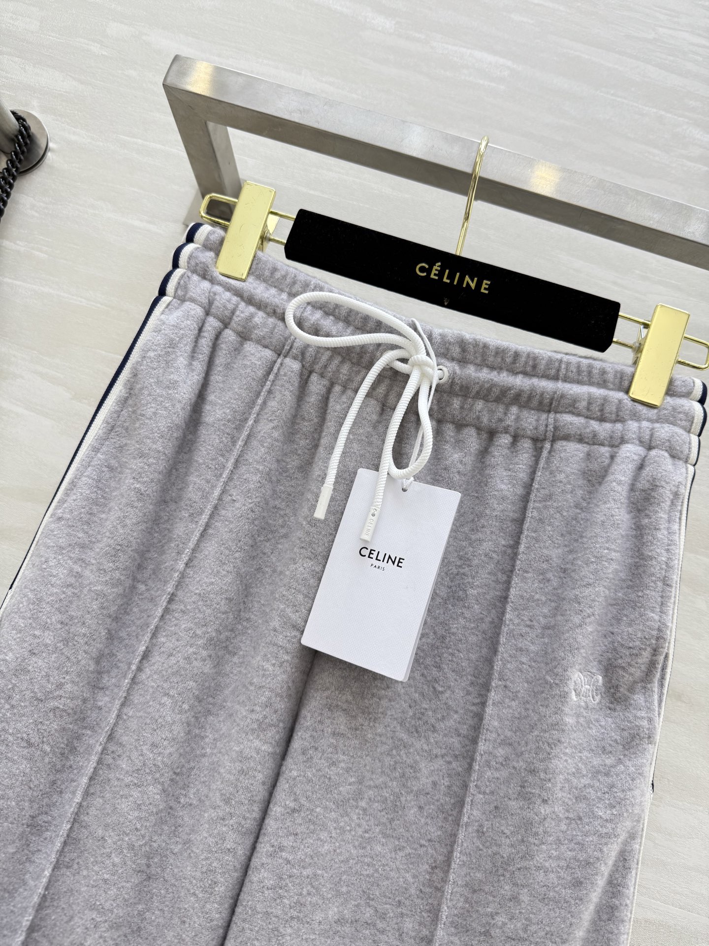 #Celin♡²⁵秋冬新款 黑白休闲织带休闲裤 精致小logo刺绣🪡 高品质 现货来size：S/M/L