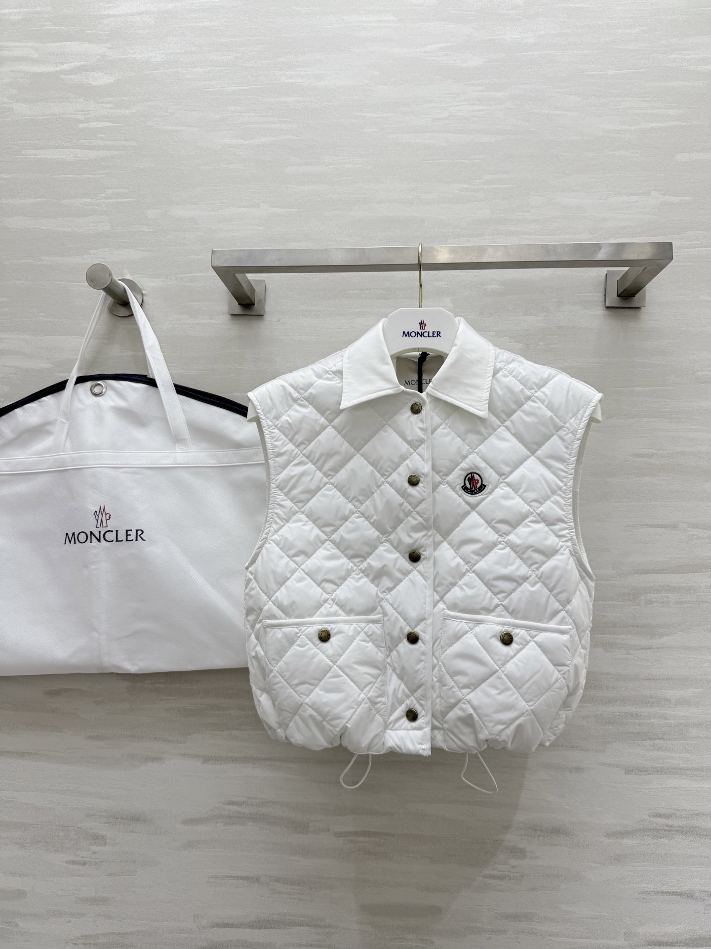 #Moncle♡²⁵秋冬新款 菱格翻领棉服马甲 高品质定制 现货首发size：S/M/L（s码胸围：92