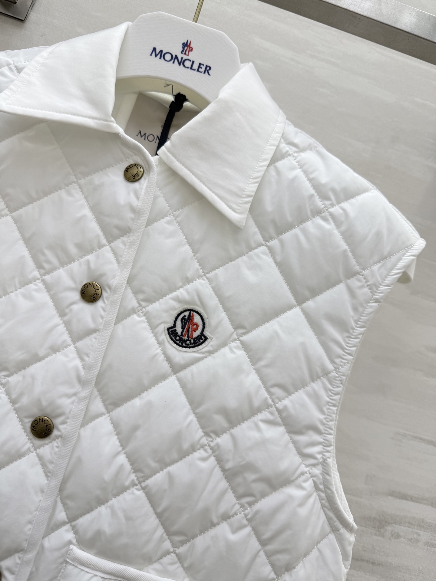 #Moncle♡²⁵秋冬新款 菱格翻领棉服马甲 高品质定制 现货首发size：S/M/L（s码胸围：92