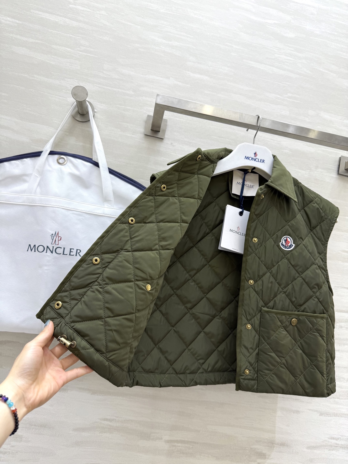 #Moncle♡²⁵秋冬新款 菱格翻领棉服马甲 高品质定制 现货首发size：S/M/L（s码胸围：92