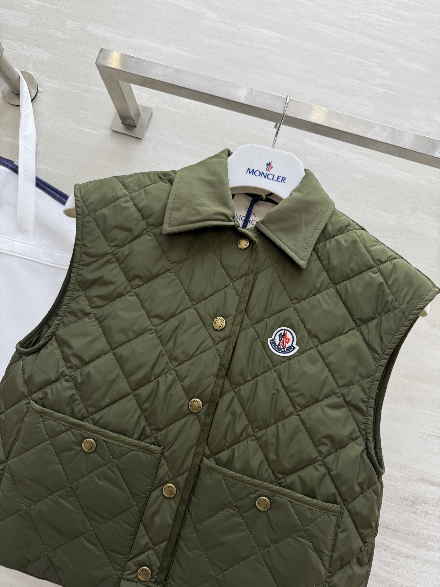 #Moncle♡²⁵秋冬新款 菱格翻领棉服马甲 高品质定制 现货首发size：S/M/L（s码胸围：92