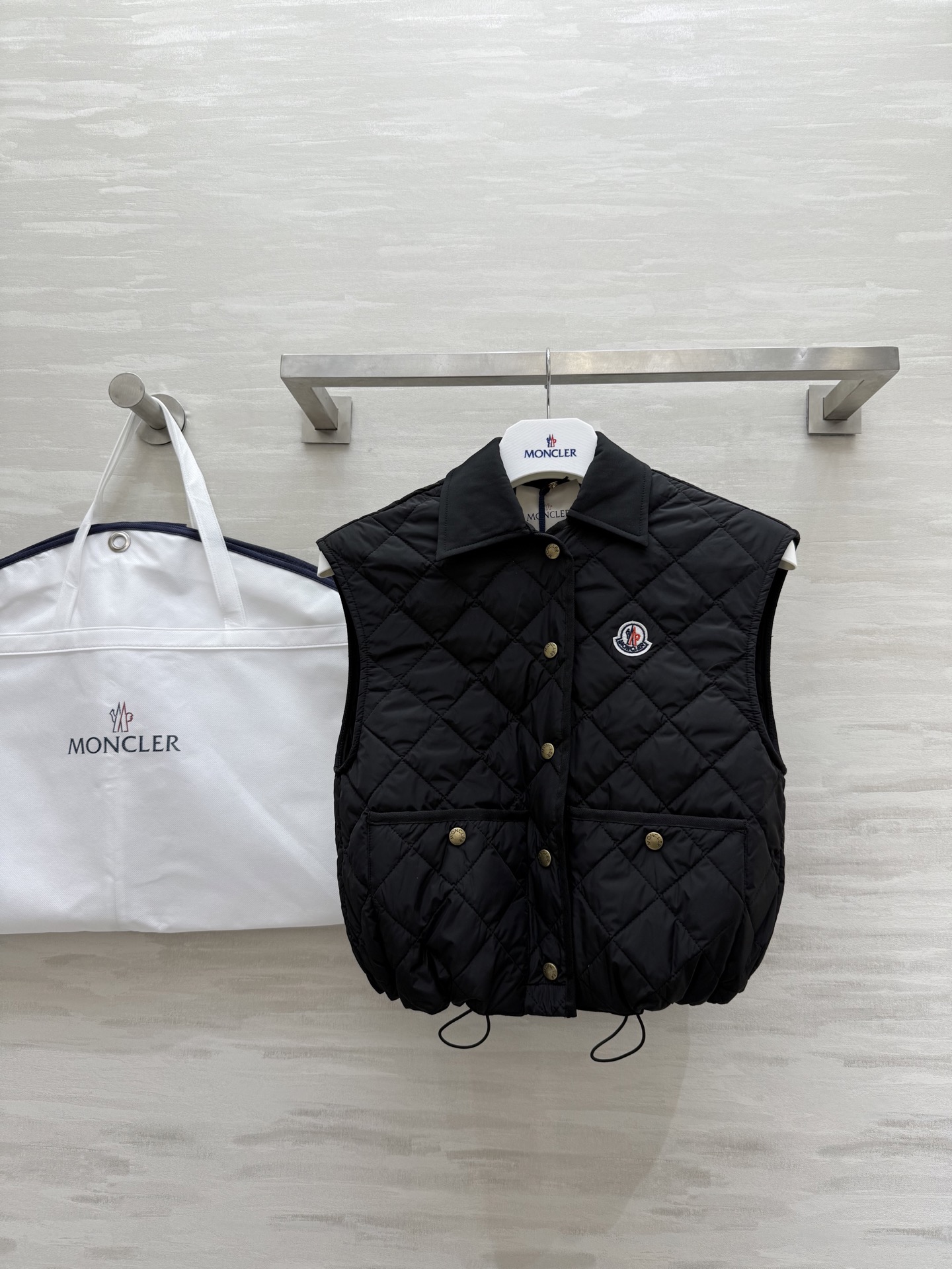 #Moncle♡²⁵秋冬新款 菱格翻领棉服马甲 高品质定制 现货首发size：S/M/L（s码胸围：92