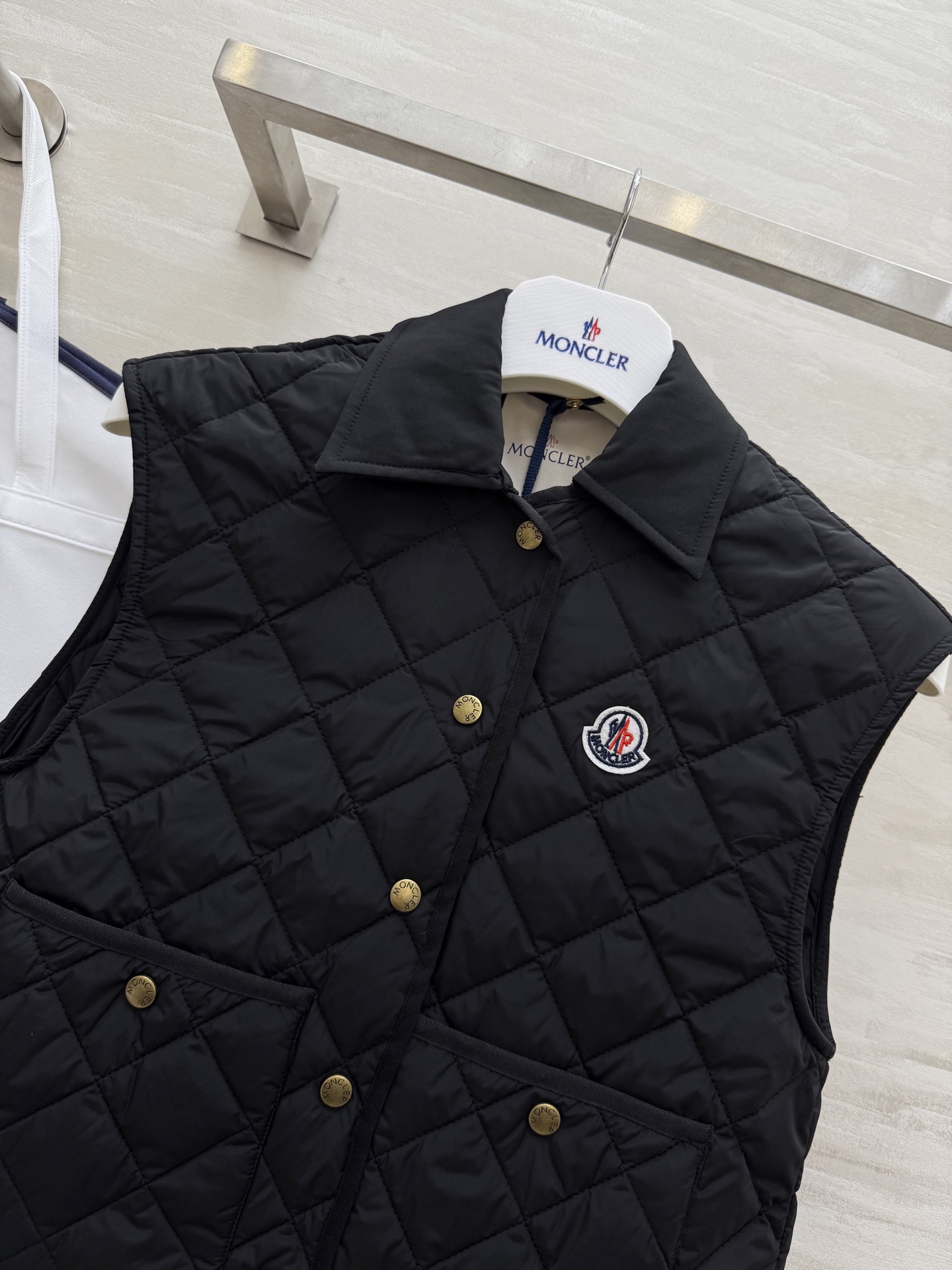 #Moncle♡²⁵秋冬新款 菱格翻领棉服马甲 高品质定制 现货首发size：S/M/L（s码胸围：92