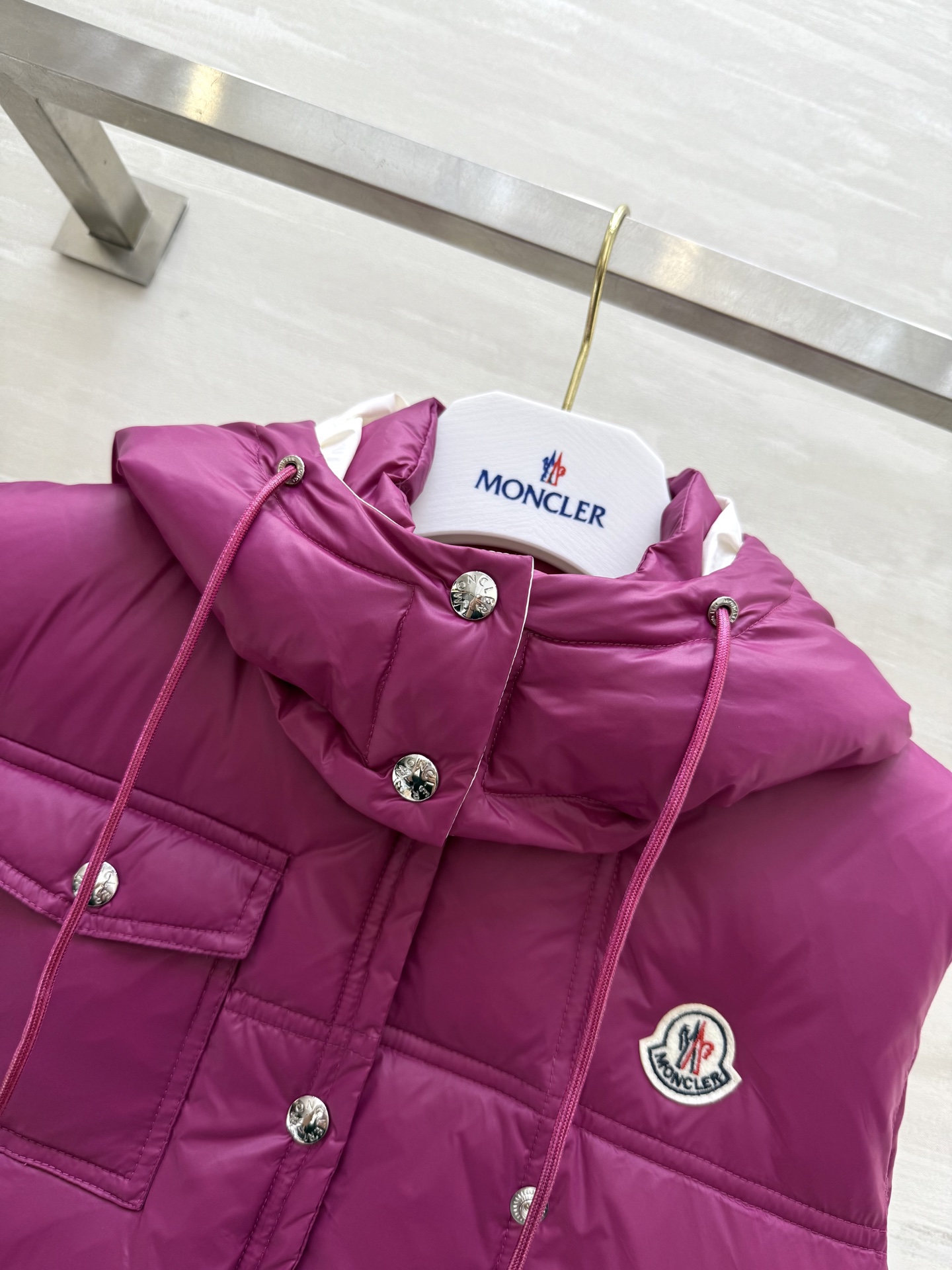 #Moncle♡²⁵秋冬新款 连帽羽绒马甲外套 可拆卸连帽设计 内里填充90白鸭绒 专柜同步 现货首发s