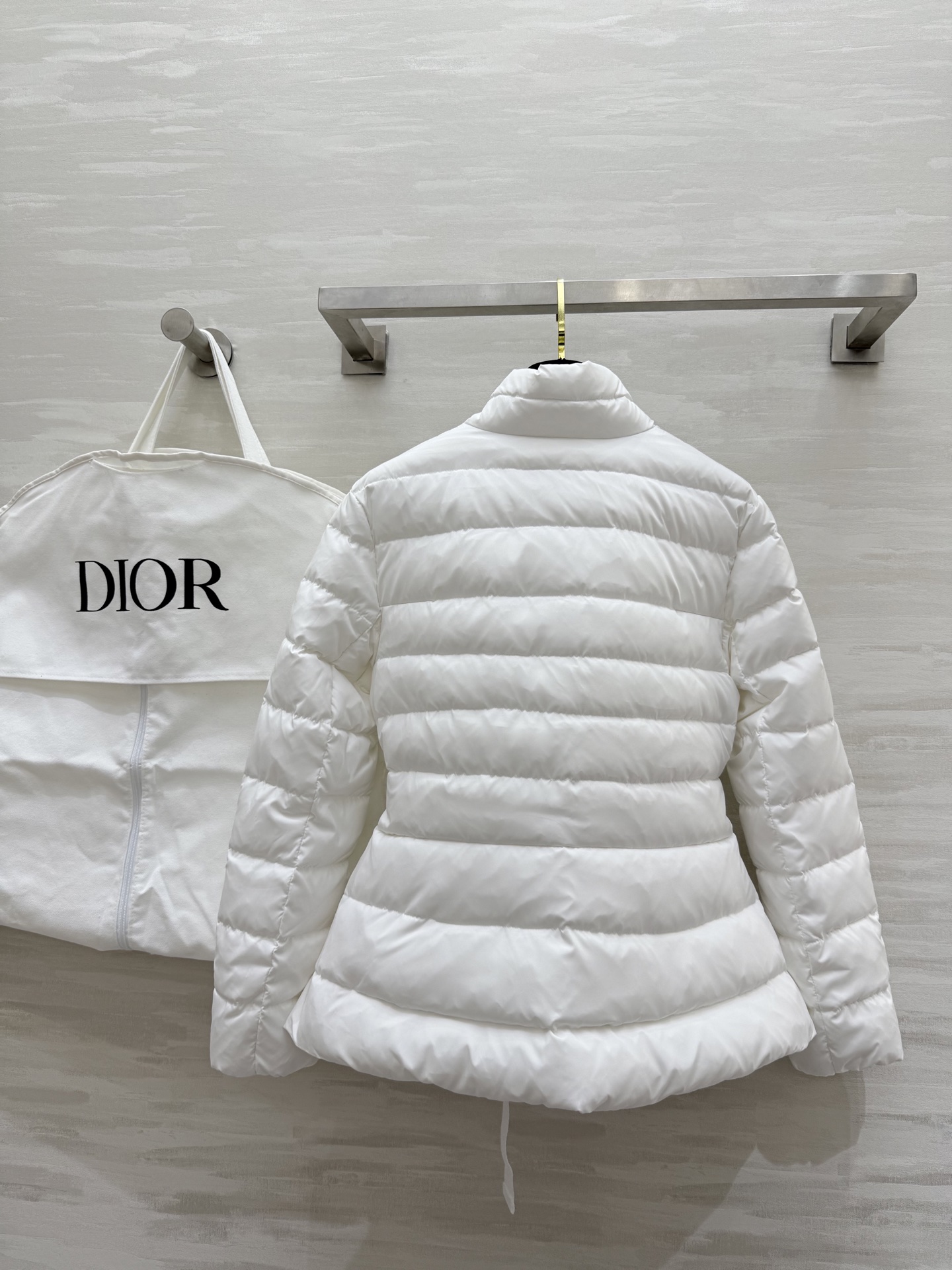 #DIO♡²⁵秋冬新款 立领收腰羽绒服 内里90白鸭绒填充 高品质 现货来size：S/M/L（s码肩宽