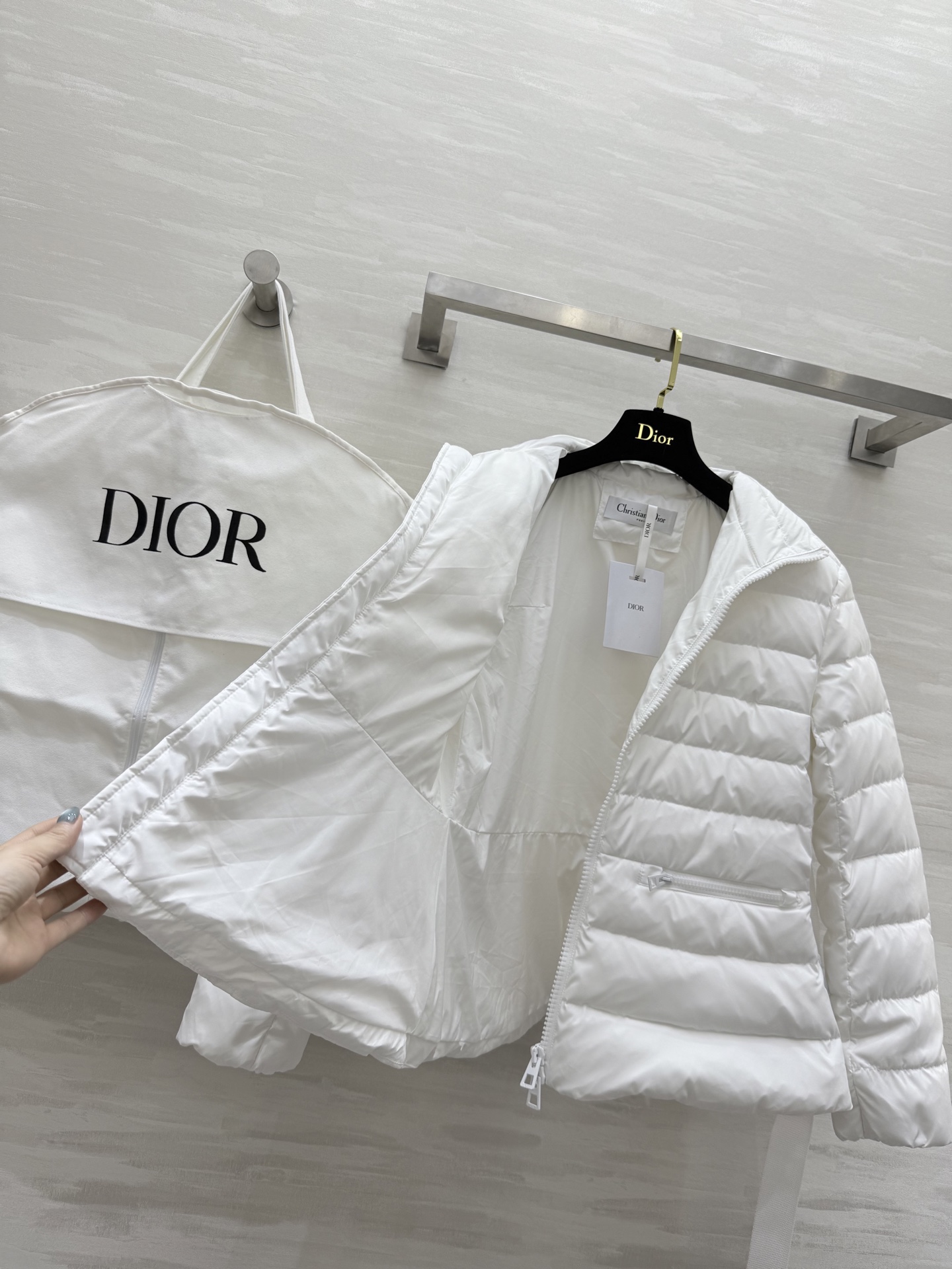 #DIO♡²⁵秋冬新款 立领收腰羽绒服 内里90白鸭绒填充 高品质 现货来size：S/M/L（s码肩宽