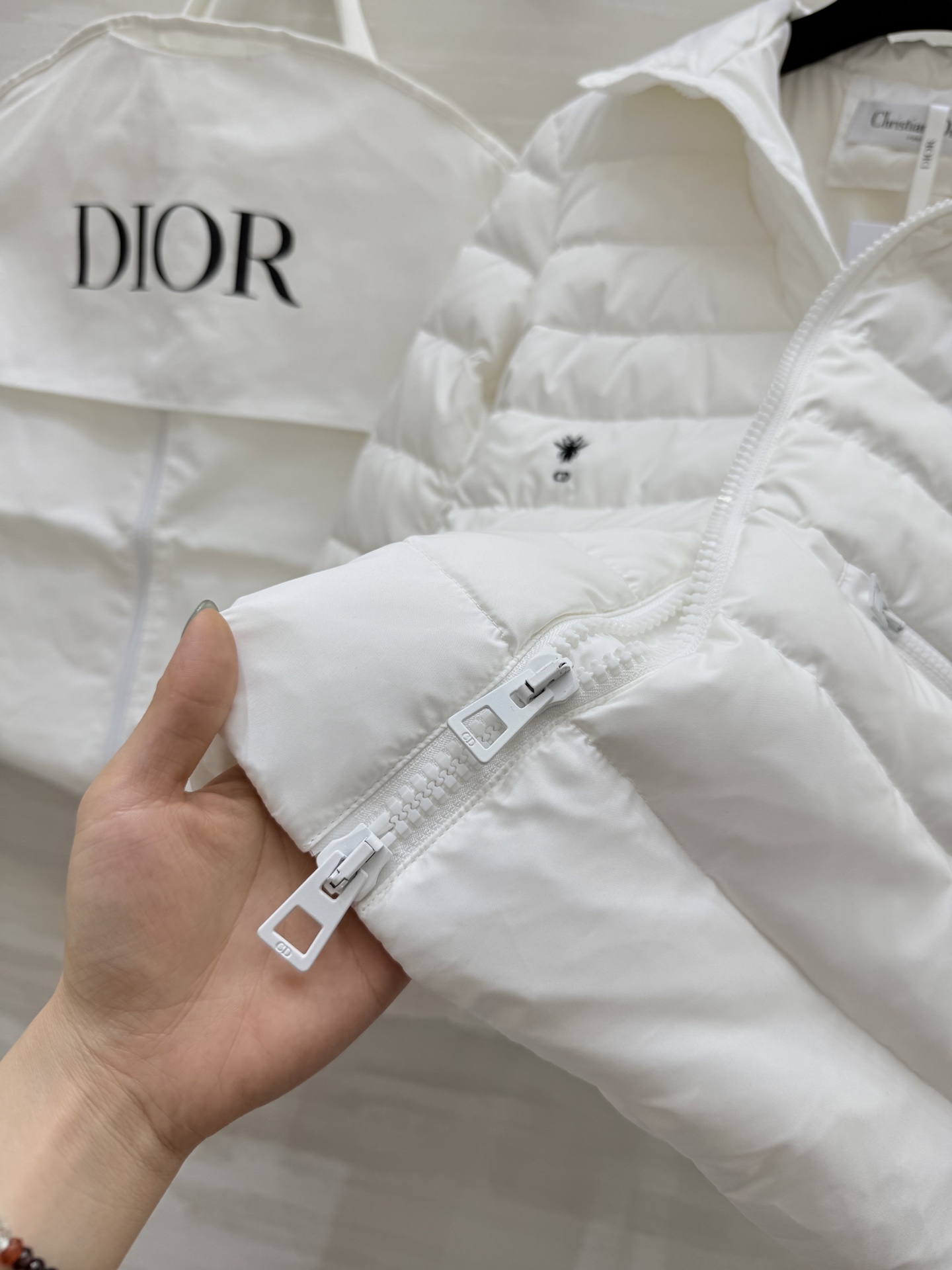 #DIO♡²⁵秋冬新款 立领收腰羽绒服 内里90白鸭绒填充 高品质 现货来size：S/M/L（s码肩宽