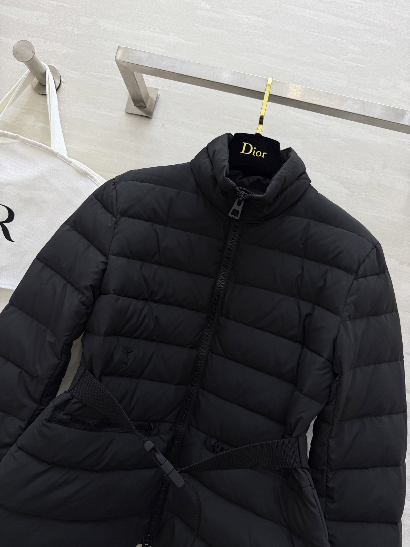 #DIO♡²⁵秋冬新款 立领收腰羽绒服 内里90白鸭绒填充 高品质 现货来size：S/M/L（s码肩宽