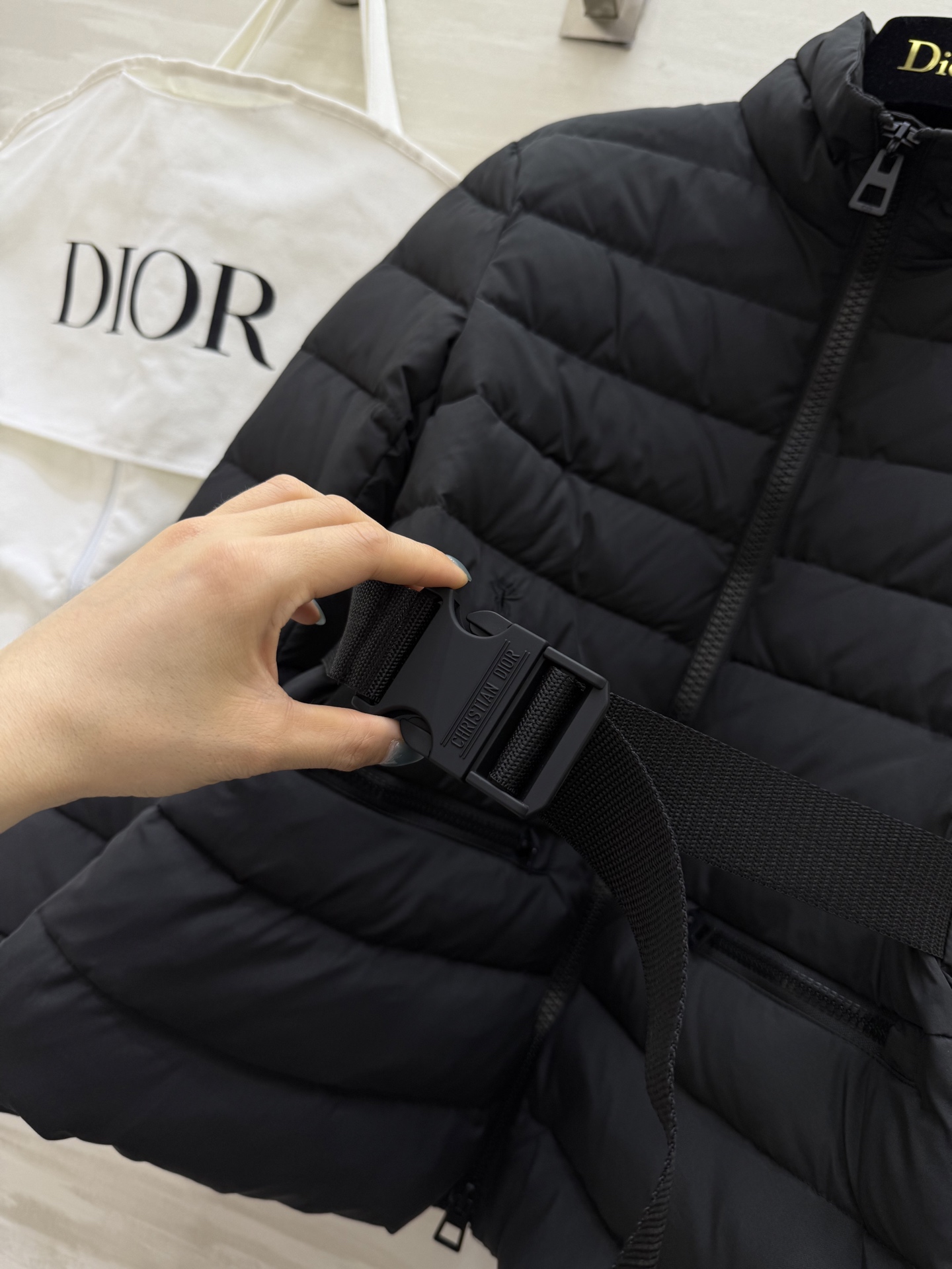 #DIO♡²⁵秋冬新款 立领收腰羽绒服 内里90白鸭绒填充 高品质 现货来size：S/M/L（s码肩宽