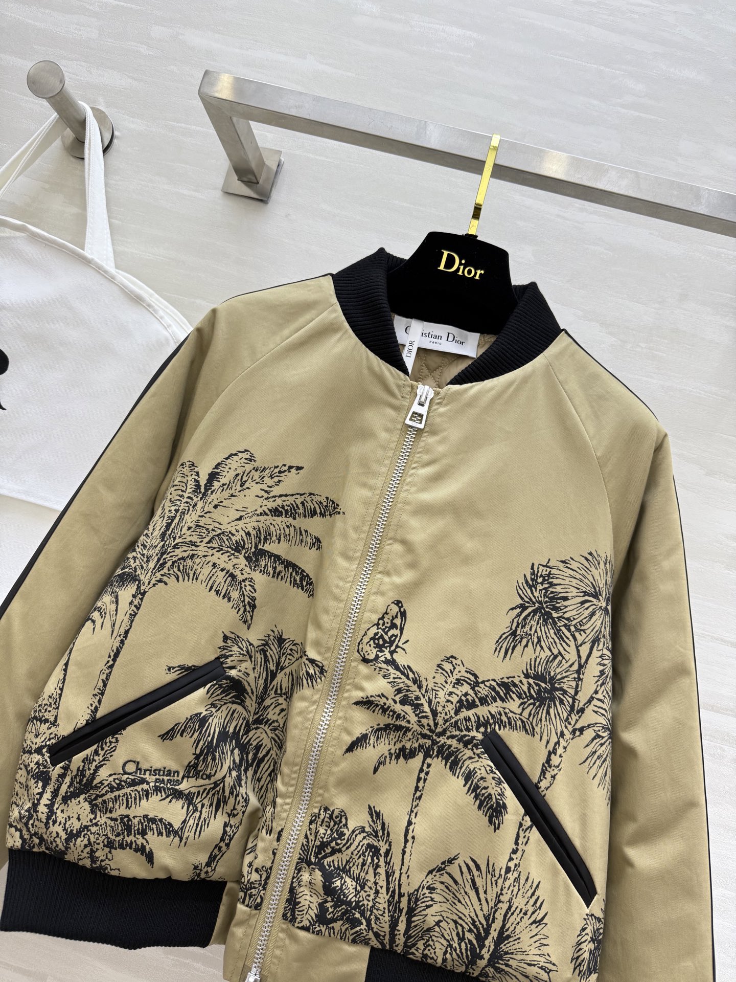 #DIO♡²⁵秋冬新款 印花菱格夹克棉服外套 内里夹棉保暖舒适 高品质 现货首发size：S/M/L（s